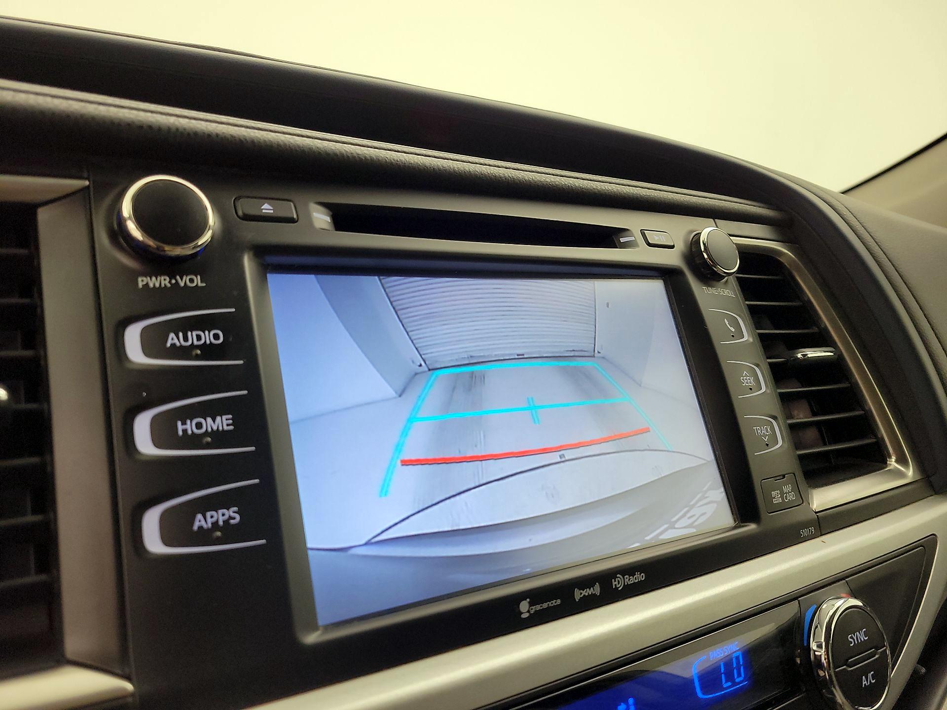 Thumbnail: 2018 Toyota Highlander - 14