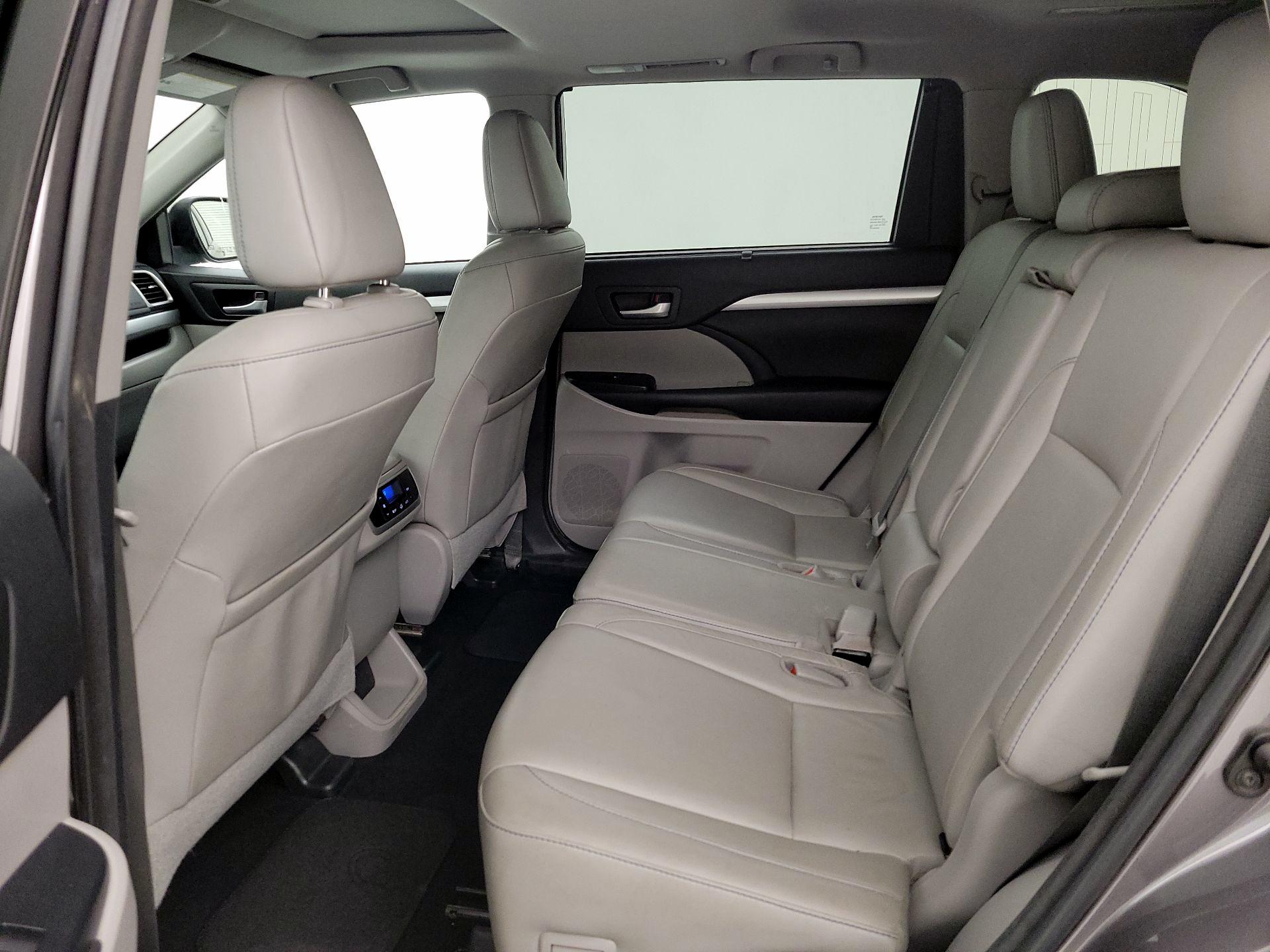 Thumbnail: 2018 Toyota Highlander - 19