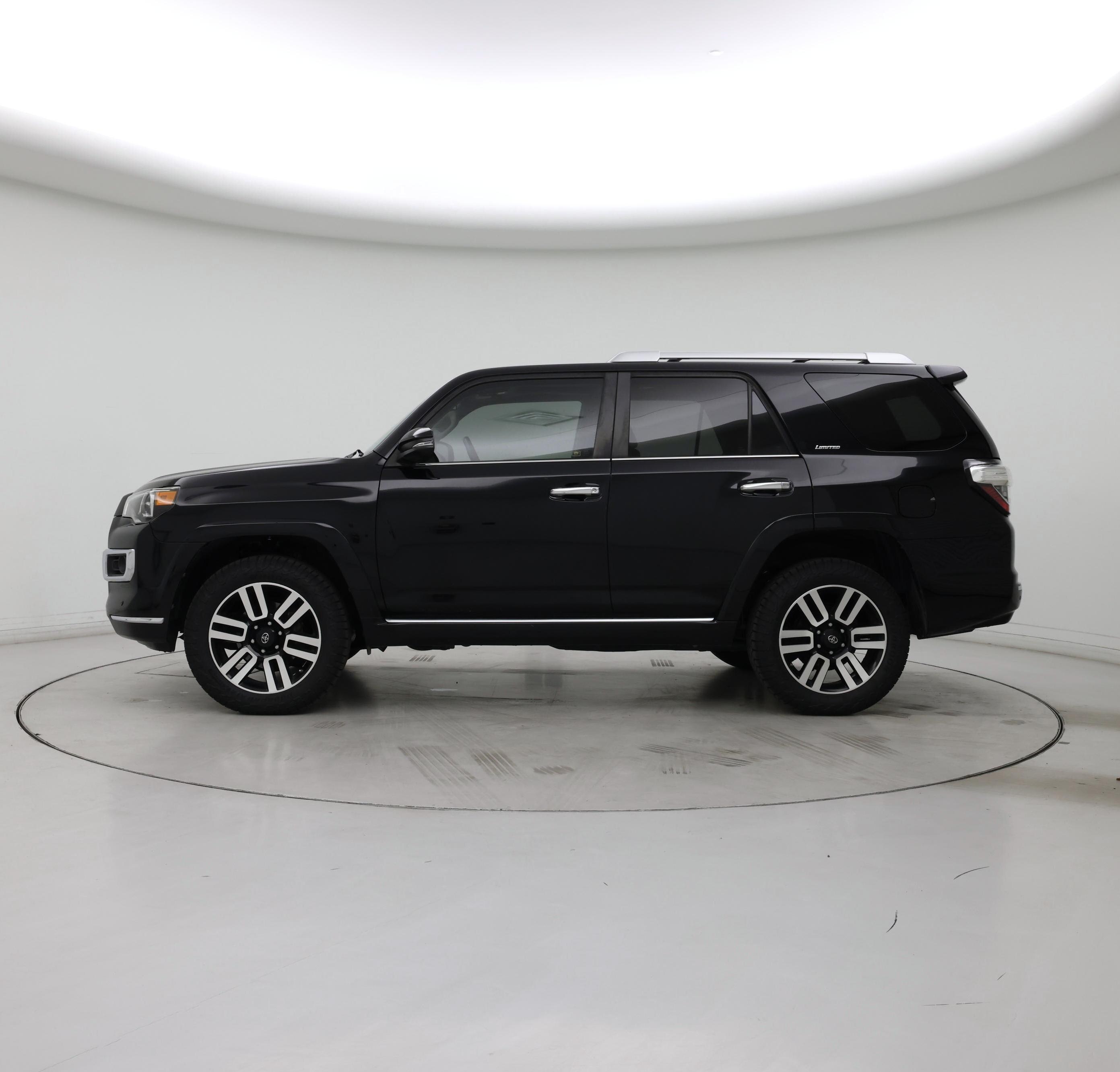 Thumbnail: 2019 Toyota 4Runner - 3