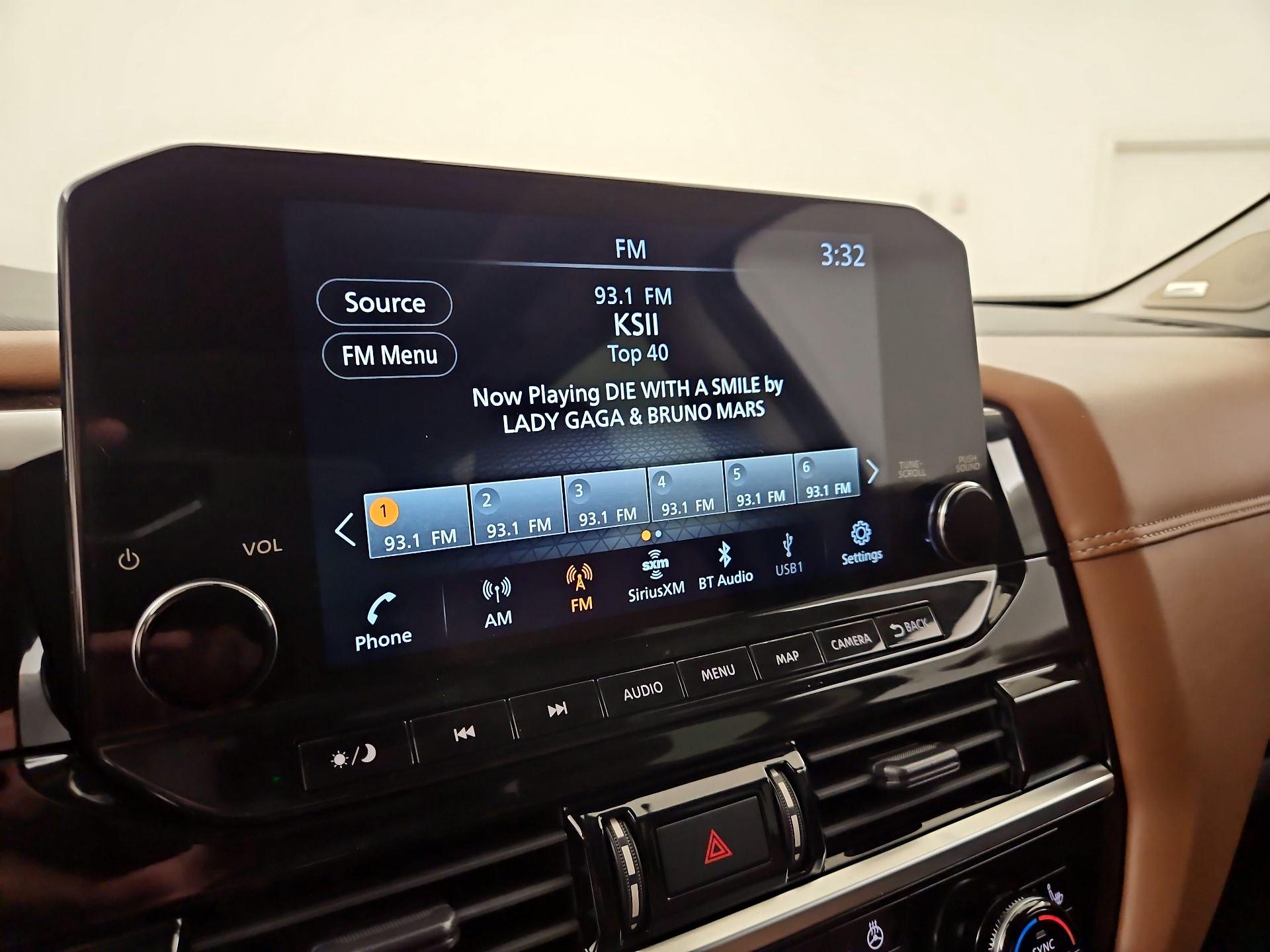 Thumbnail: 2023 Nissan Pathfinder - 16