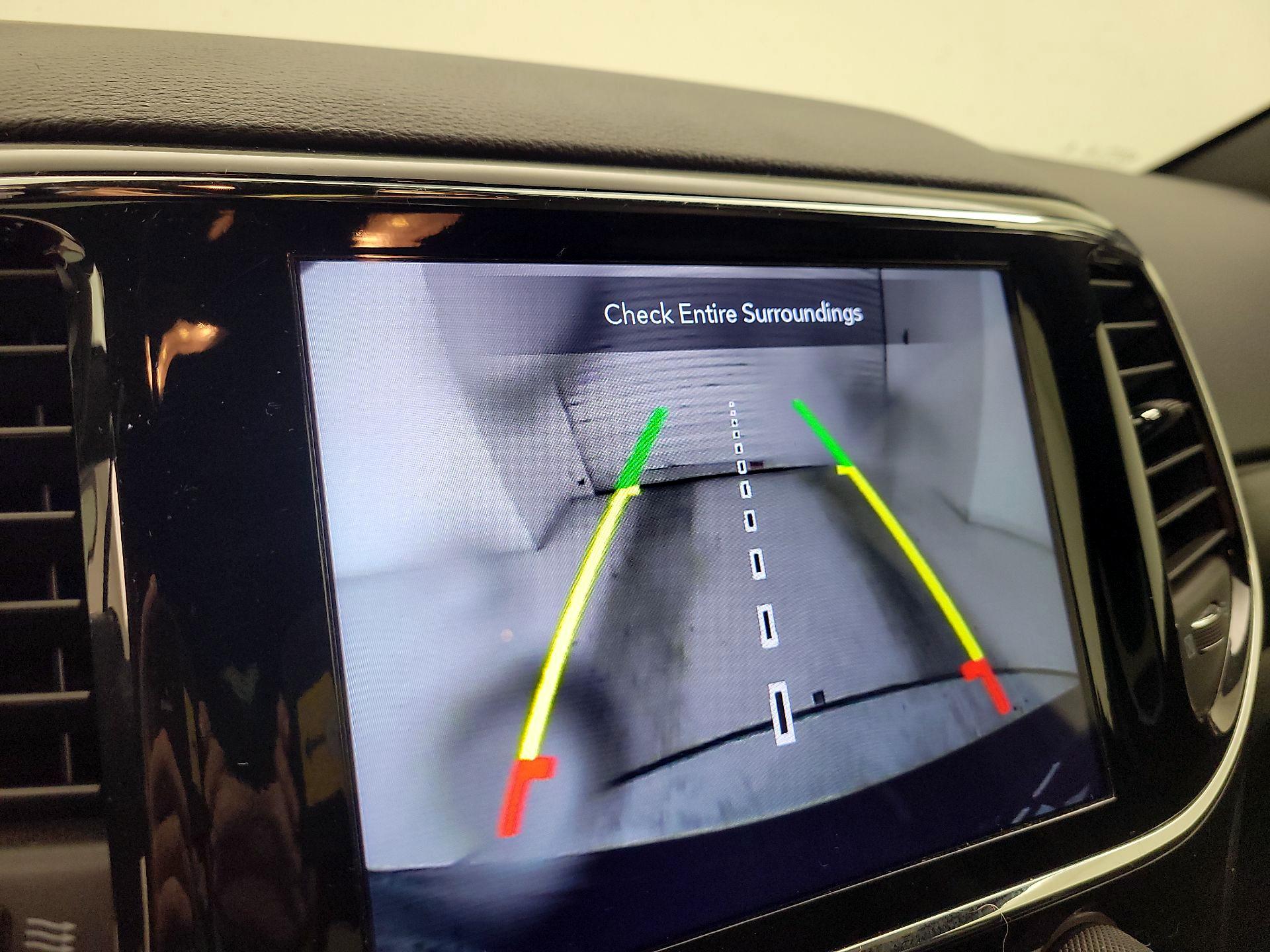 Thumbnail: 2021 Jeep Grand Cherokee - 14