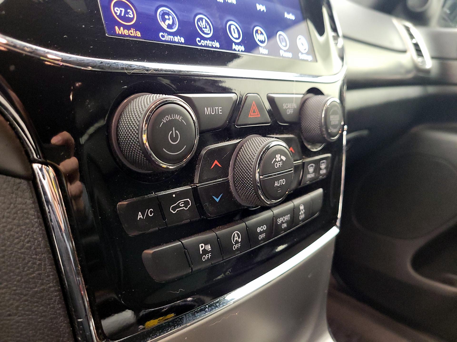 Thumbnail: 2021 Jeep Grand Cherokee - 16