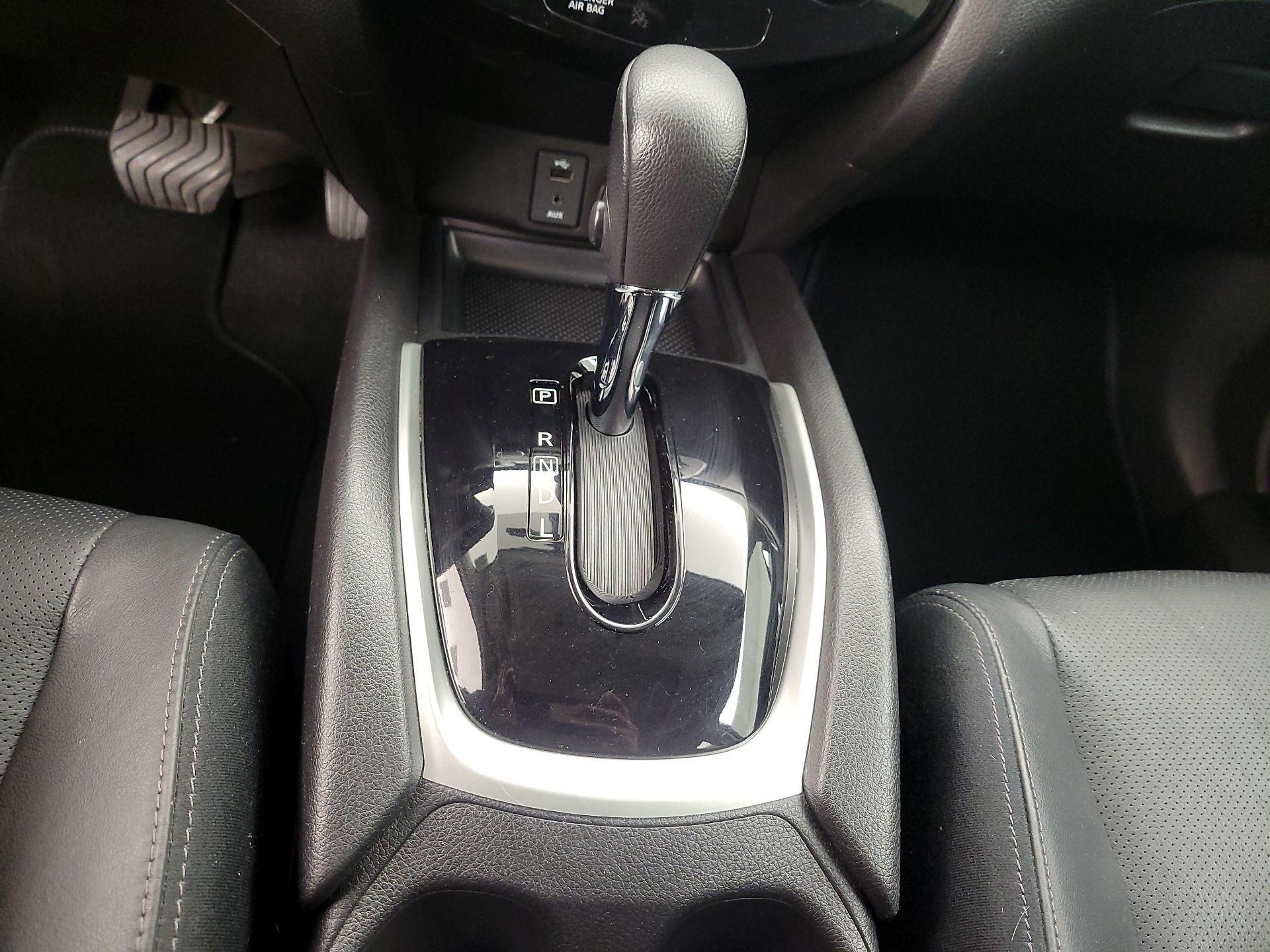 Thumbnail: 2015 Nissan Rogue - 17