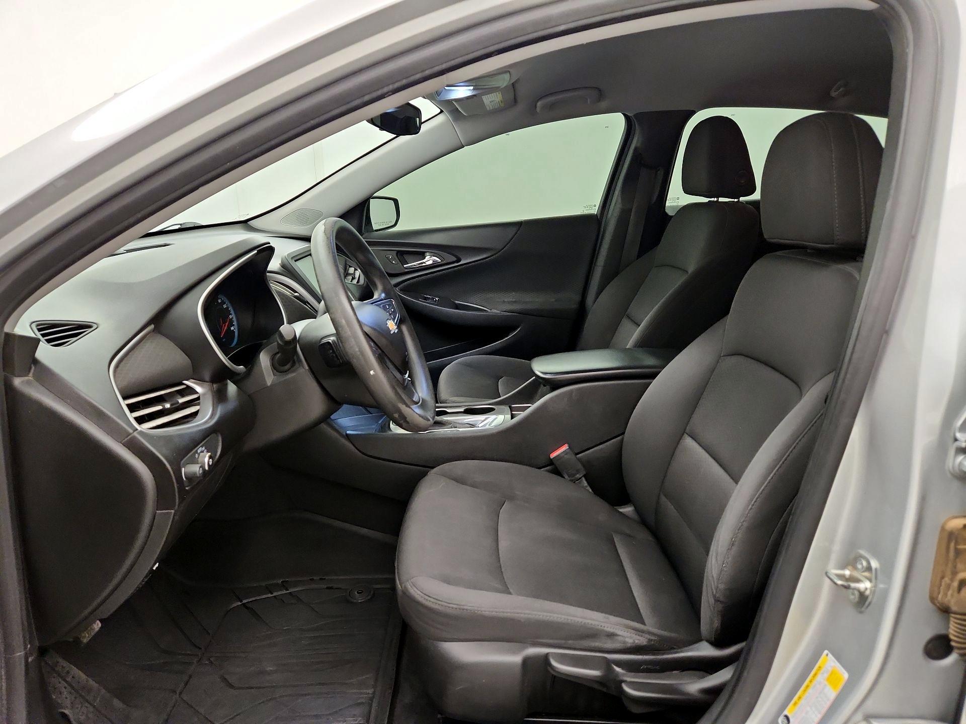 Thumbnail: 2018 Chevrolet Malibu - 11