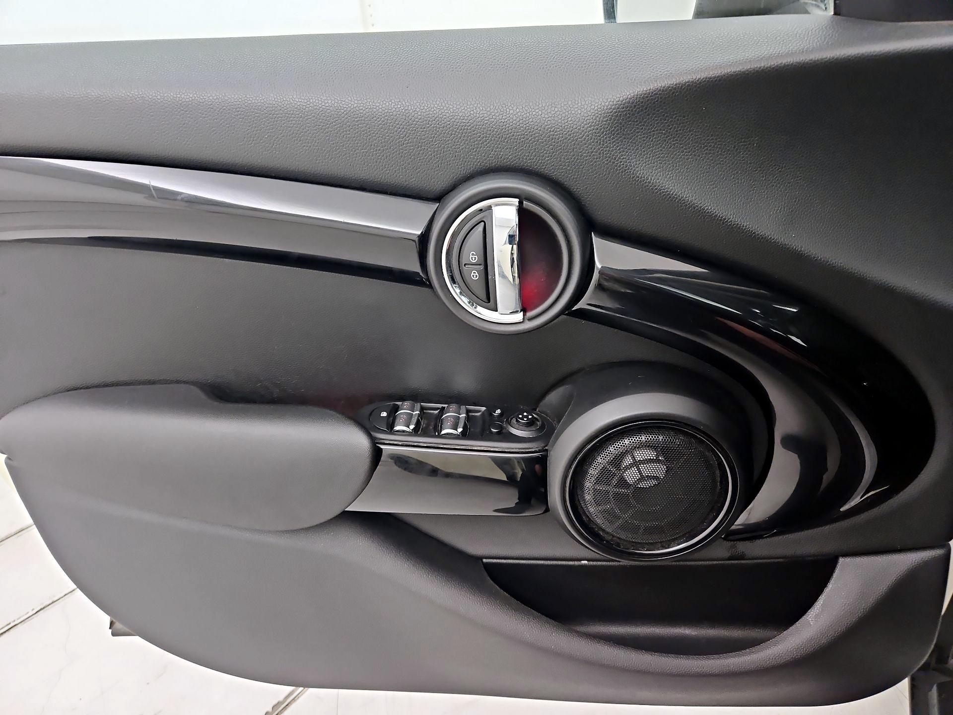 Thumbnail: 2019 MINI Cooper Hardtop - 12