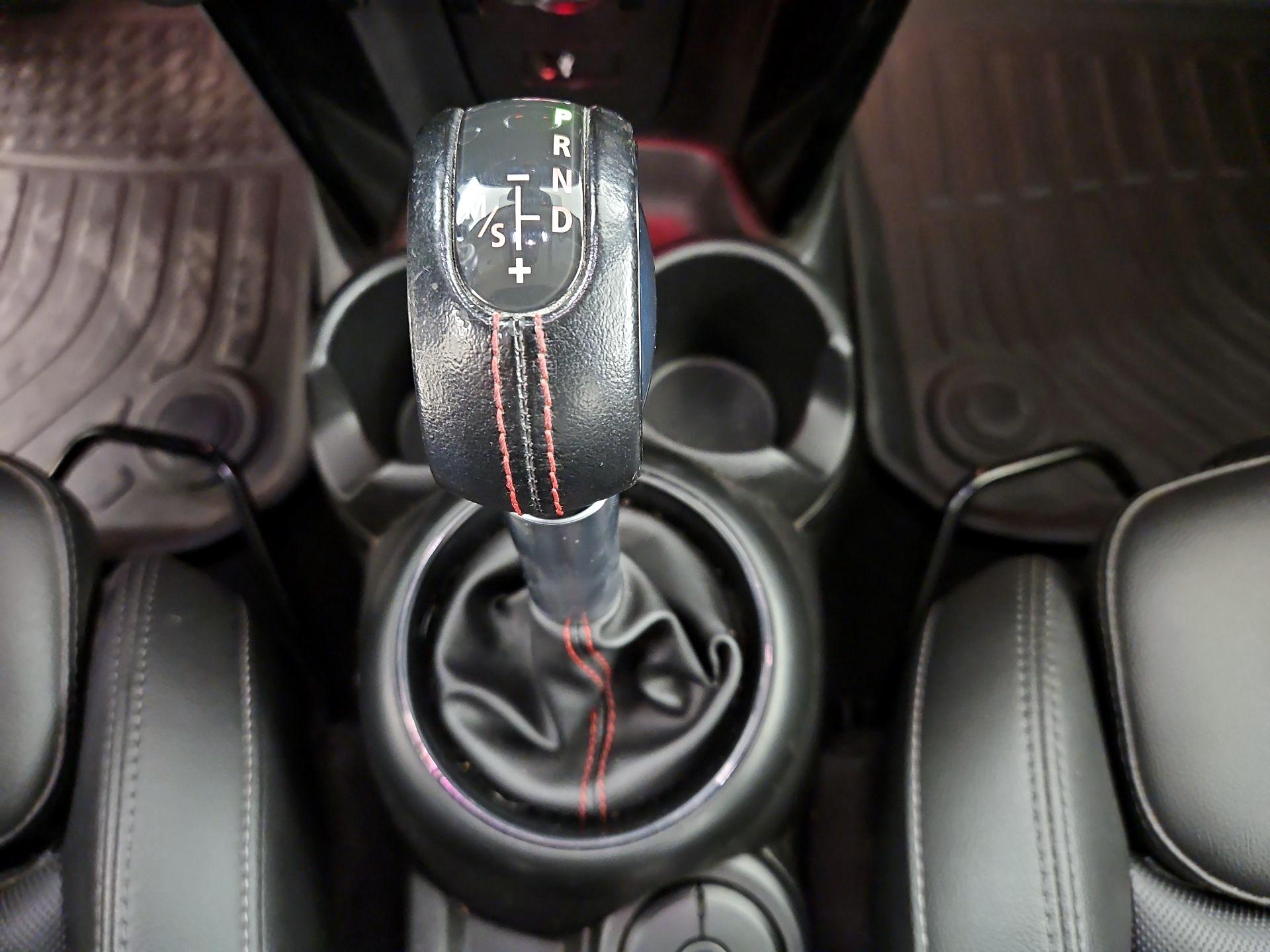 Thumbnail: 2019 MINI Cooper Hardtop - 17