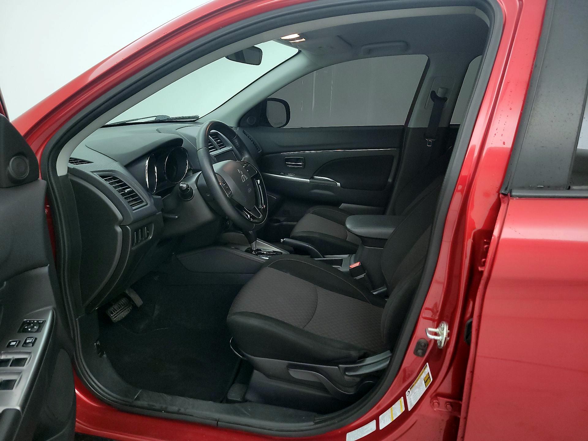 Thumbnail: 2019 Mitsubishi Outlander Sport - 11