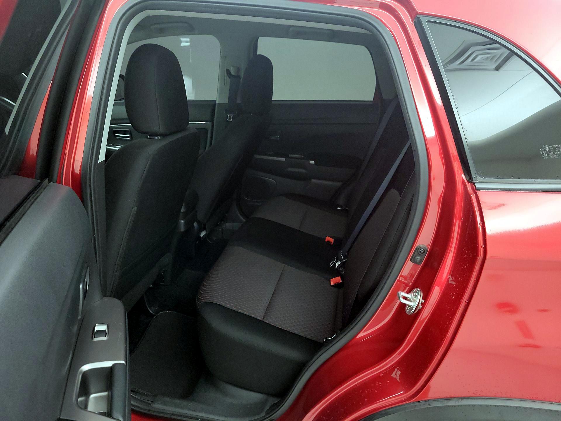 Thumbnail: 2019 Mitsubishi Outlander Sport - 20