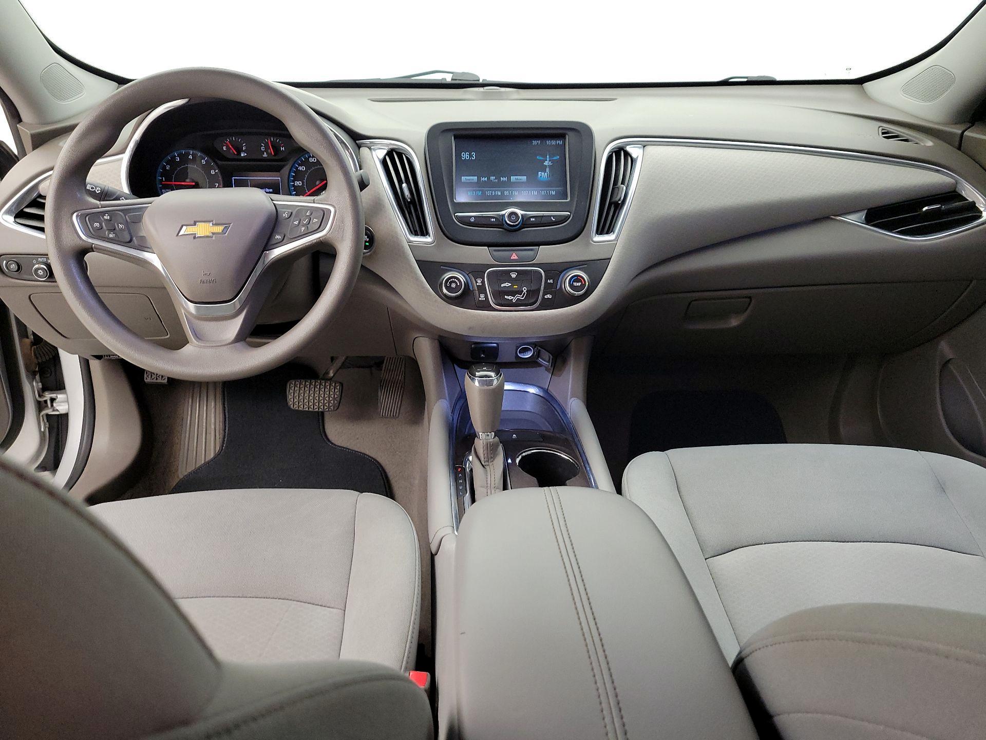 Thumbnail: 2018 Chevrolet Malibu - 9