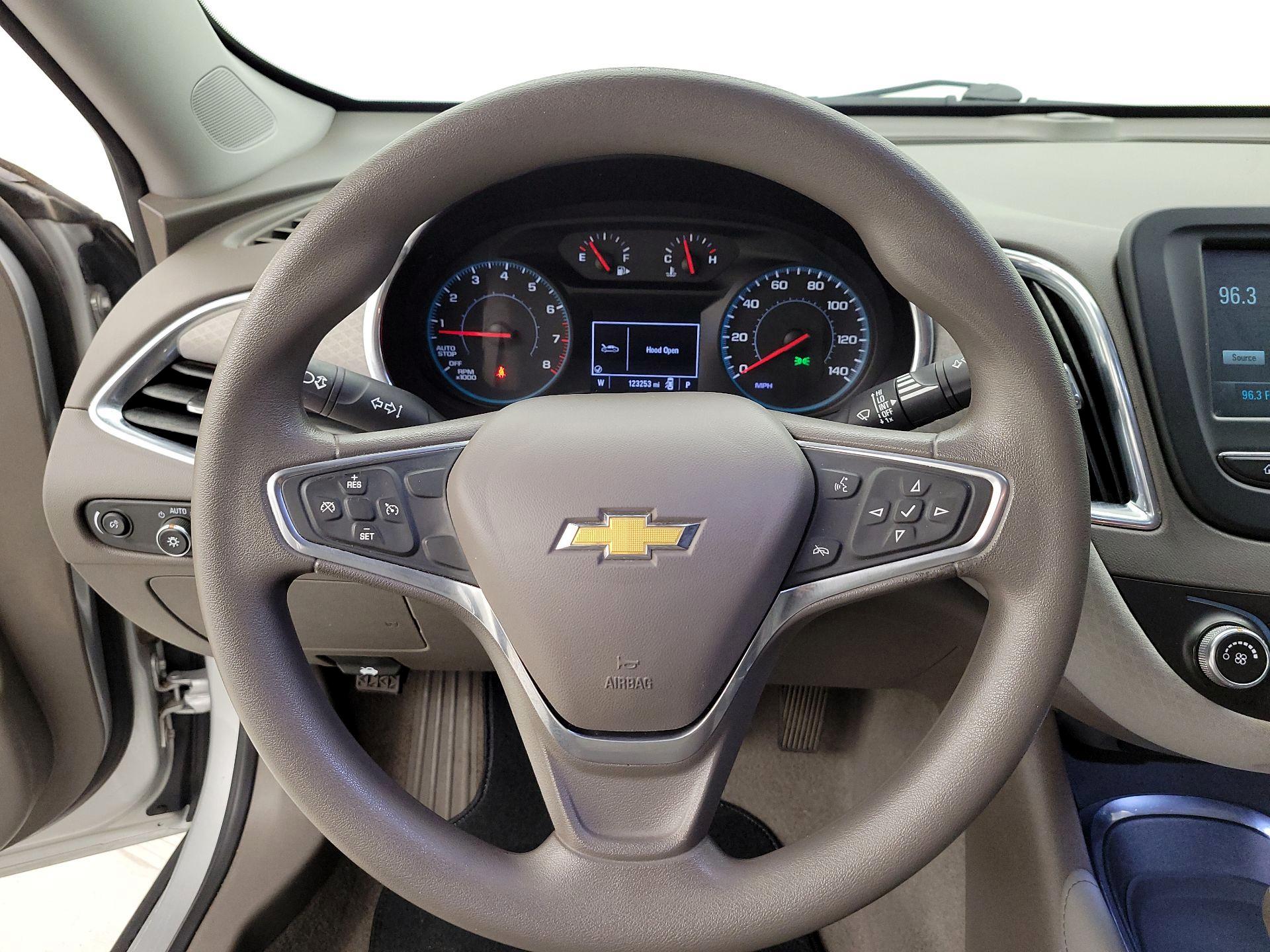 Thumbnail: 2018 Chevrolet Malibu - 10