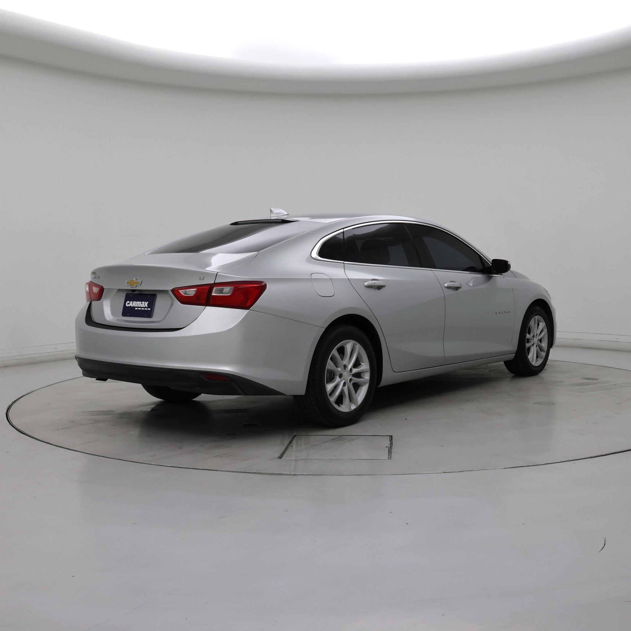 Thumbnail: 2018 Chevrolet Malibu - 8