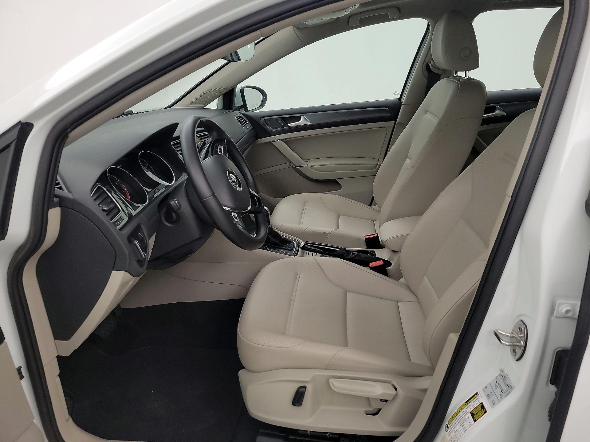 Thumbnail: 2019 Volkswagen Golf - 11