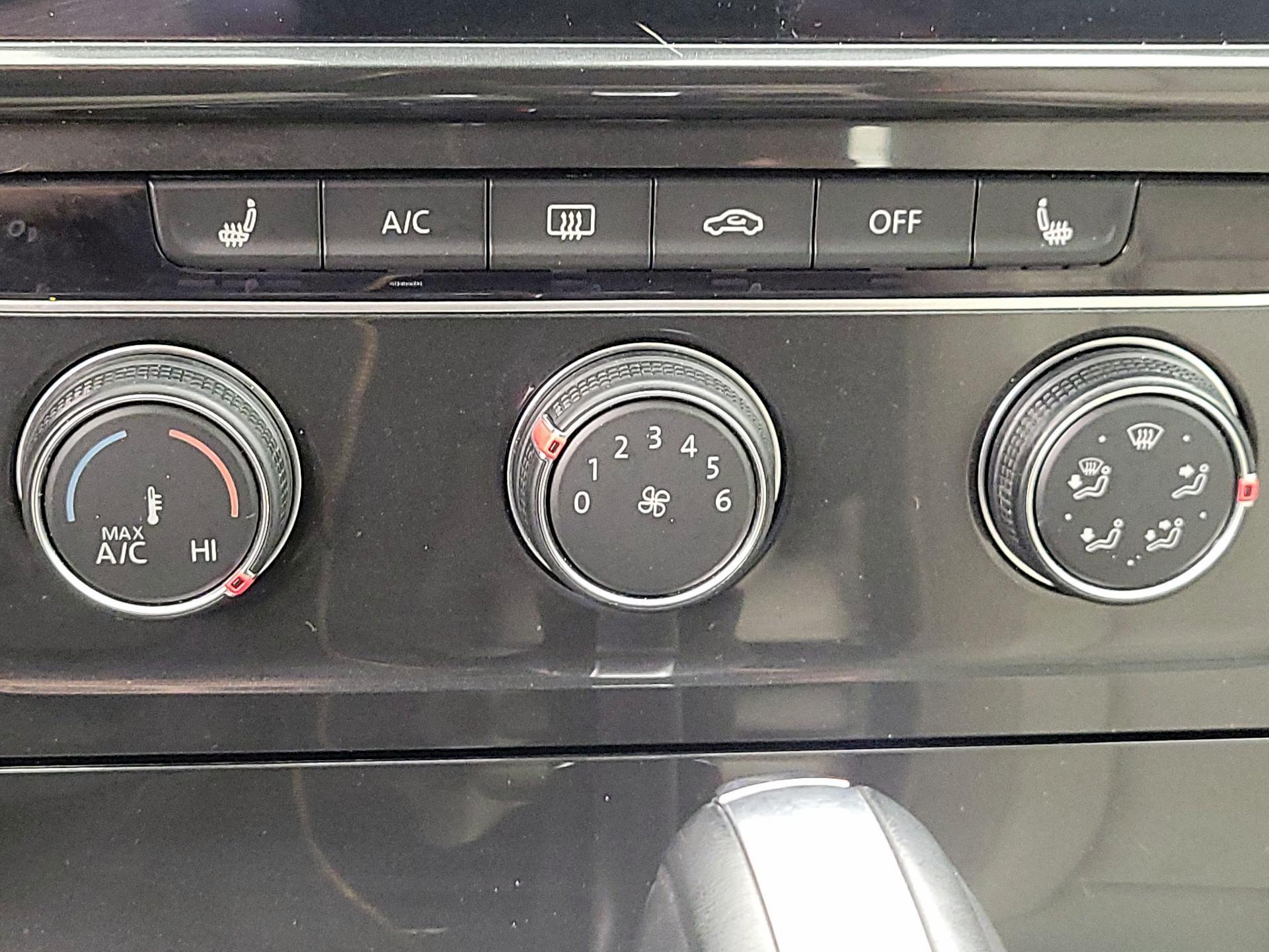 Thumbnail: 2019 Volkswagen Golf - 16