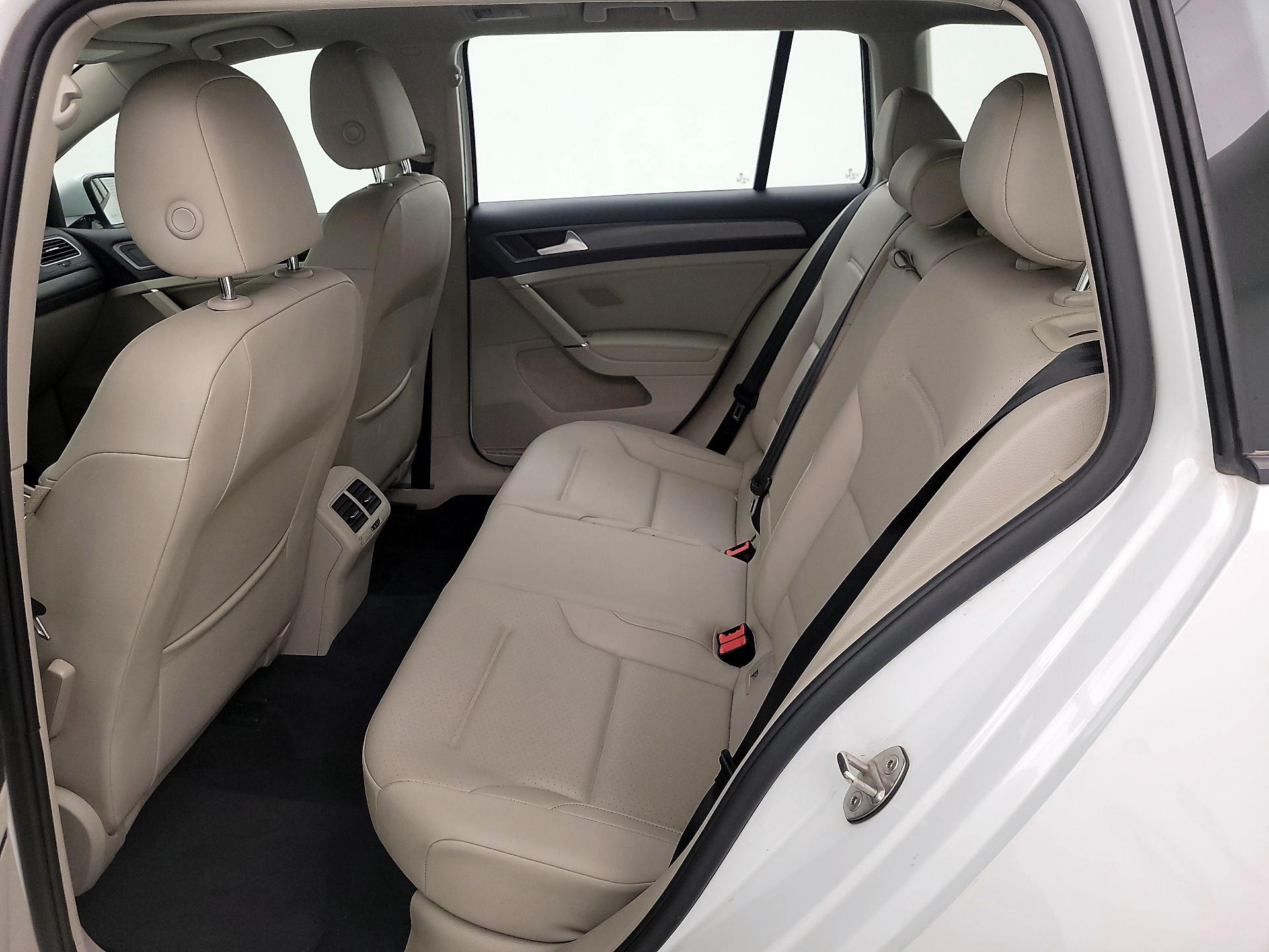 Thumbnail: 2019 Volkswagen Golf - 19