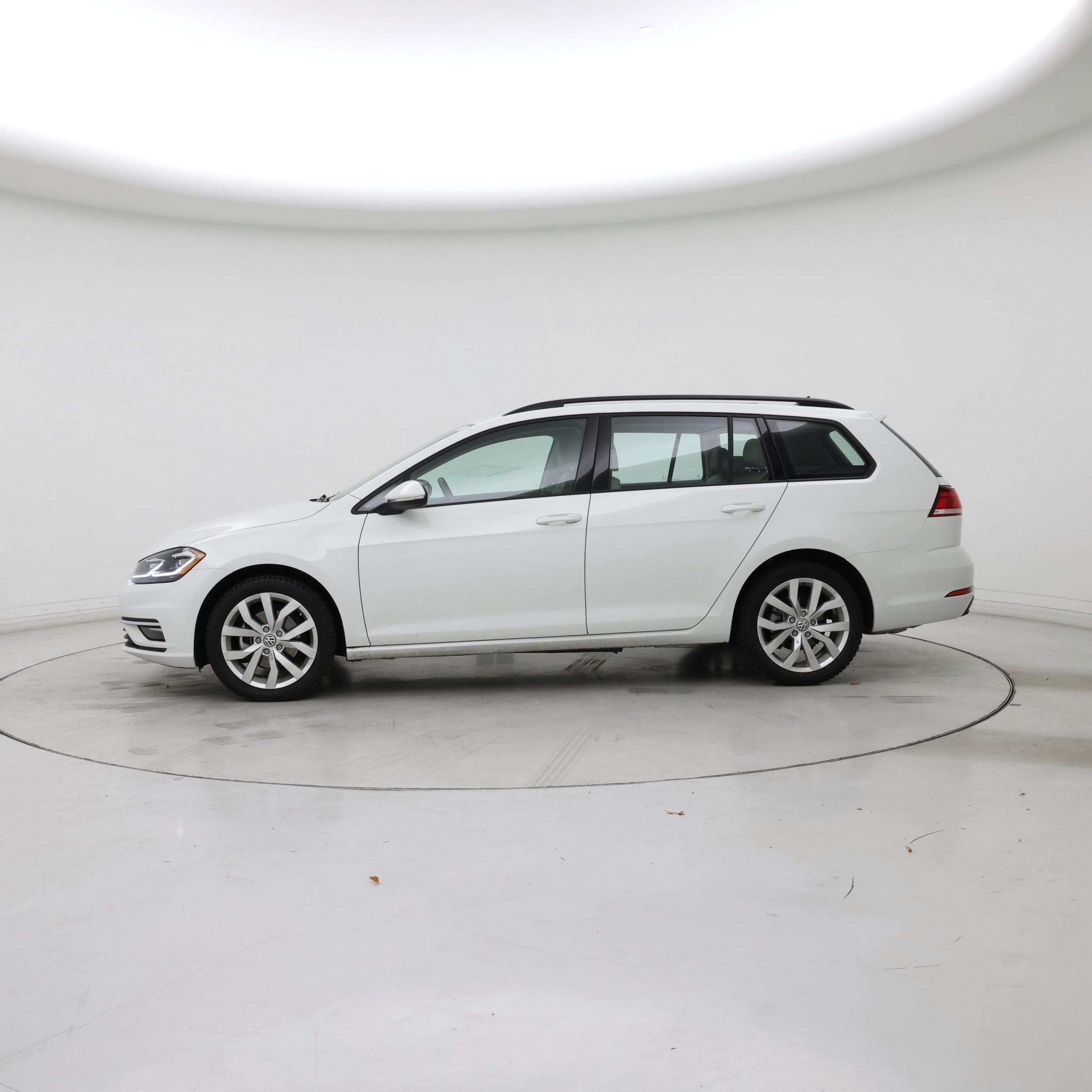 Thumbnail: 2019 Volkswagen Golf - 3