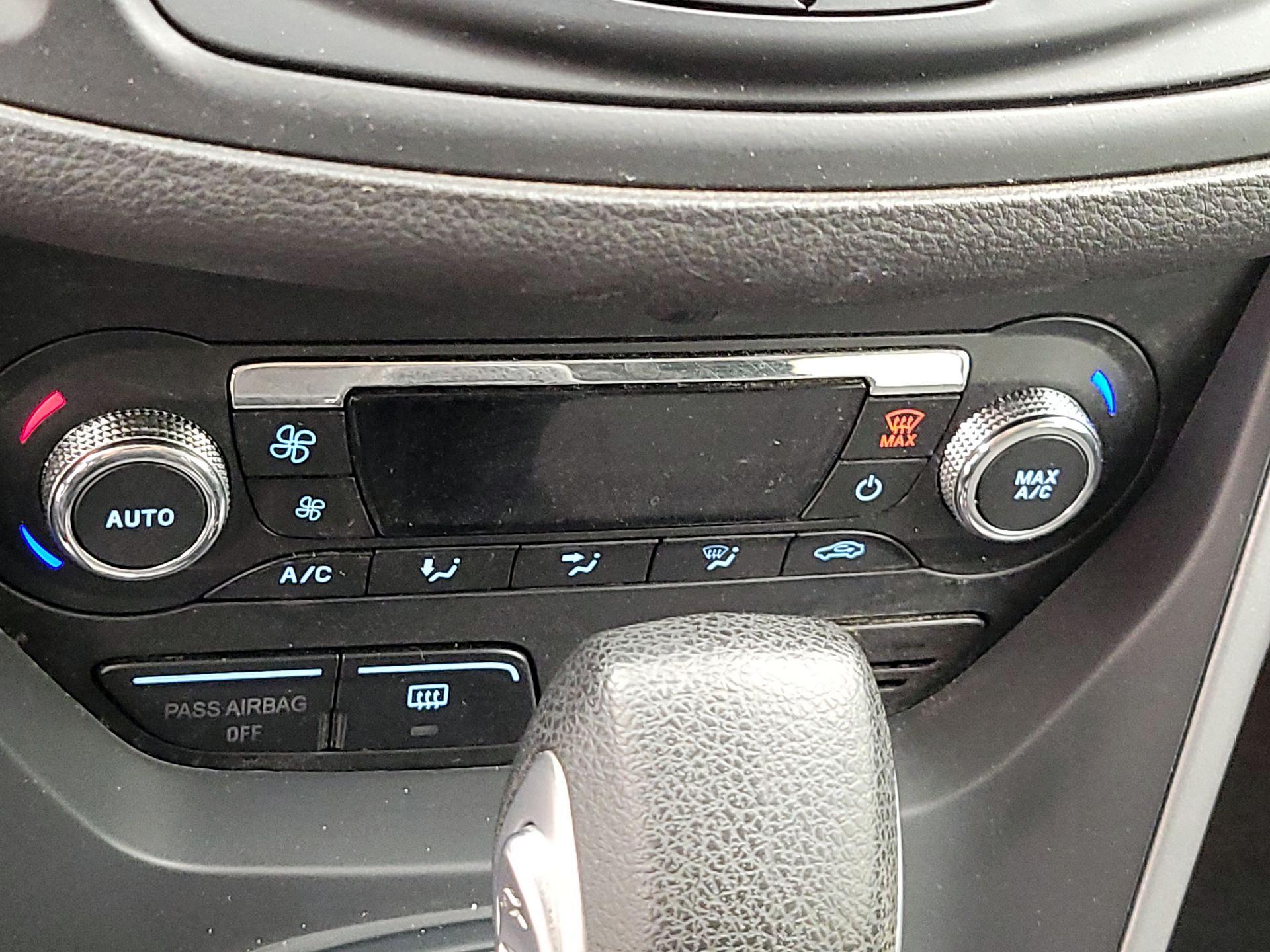 Thumbnail: 2014 Ford Escape - 16