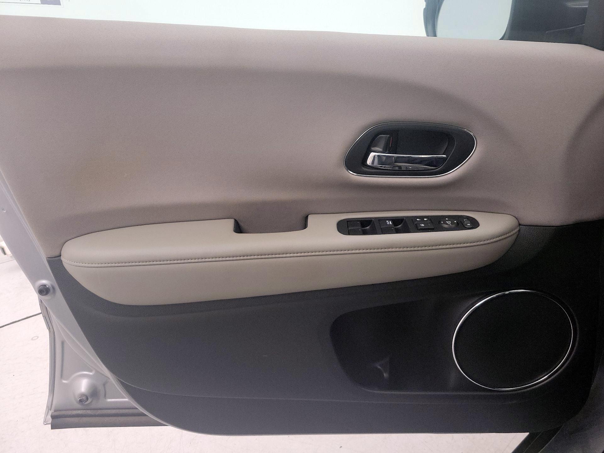 Thumbnail: 2017 Honda HR-V - 12