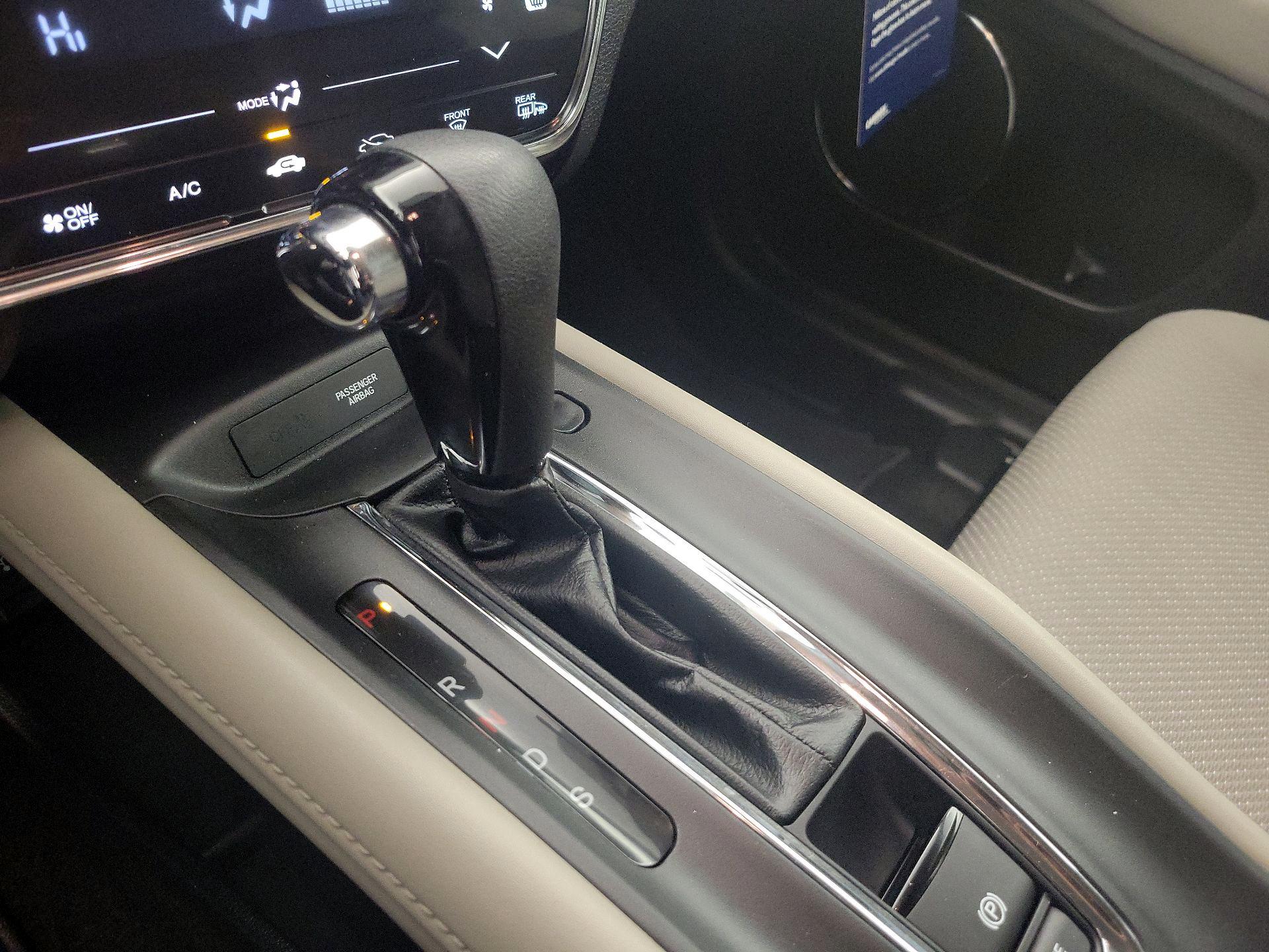 Thumbnail: 2017 Honda HR-V - 17