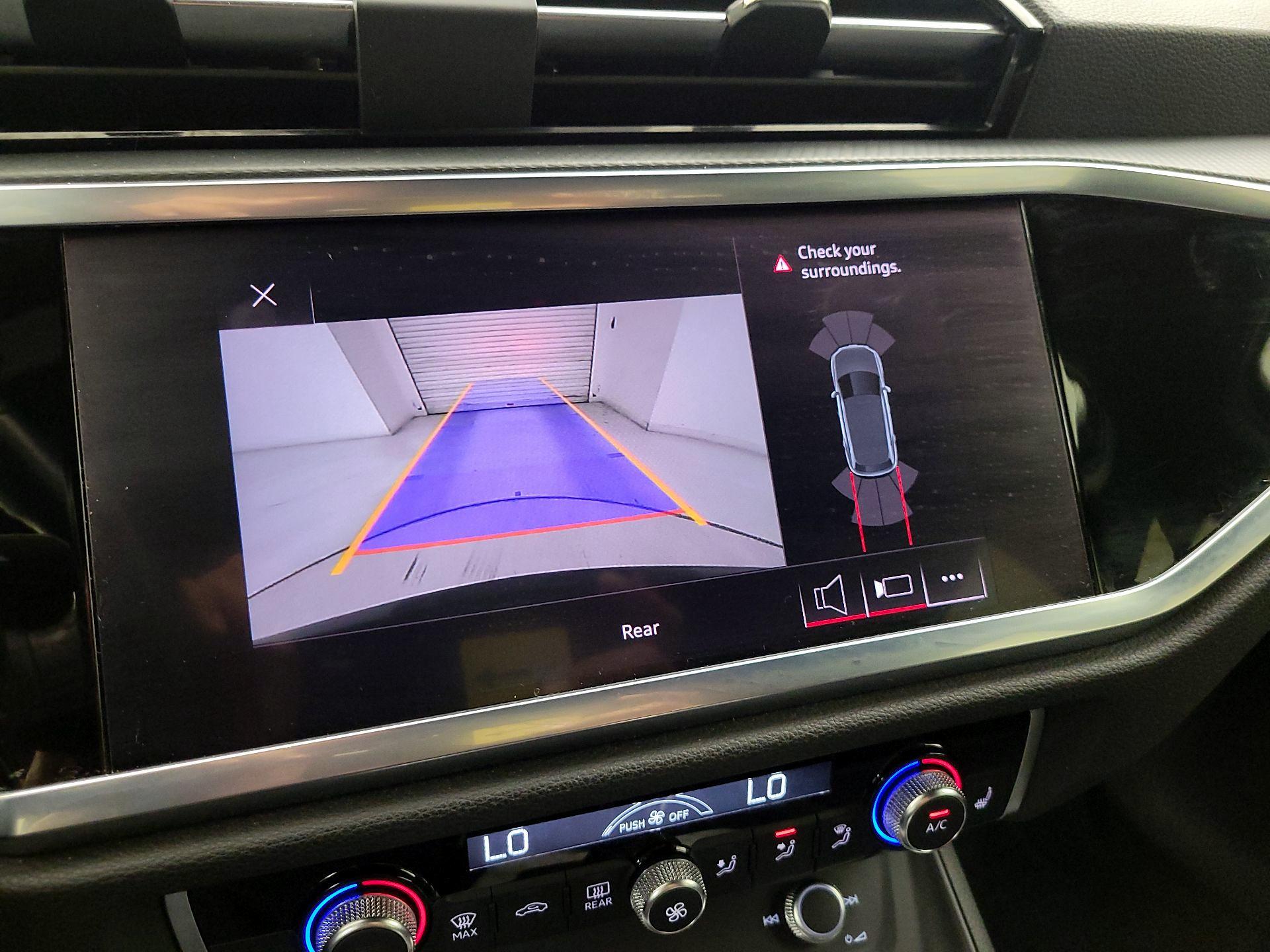 Thumbnail: 2021 Audi Q3 - 14