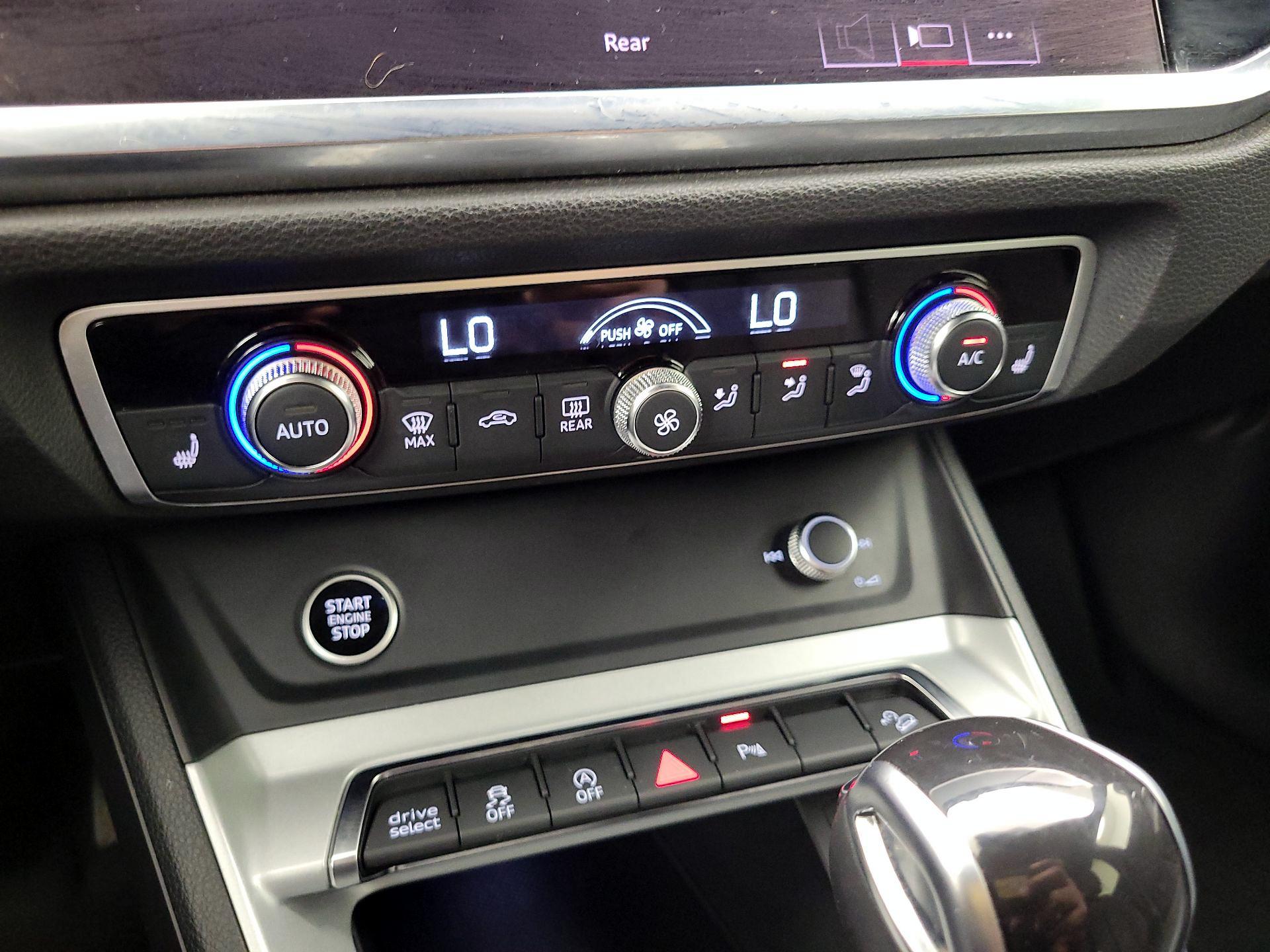 Thumbnail: 2021 Audi Q3 - 16