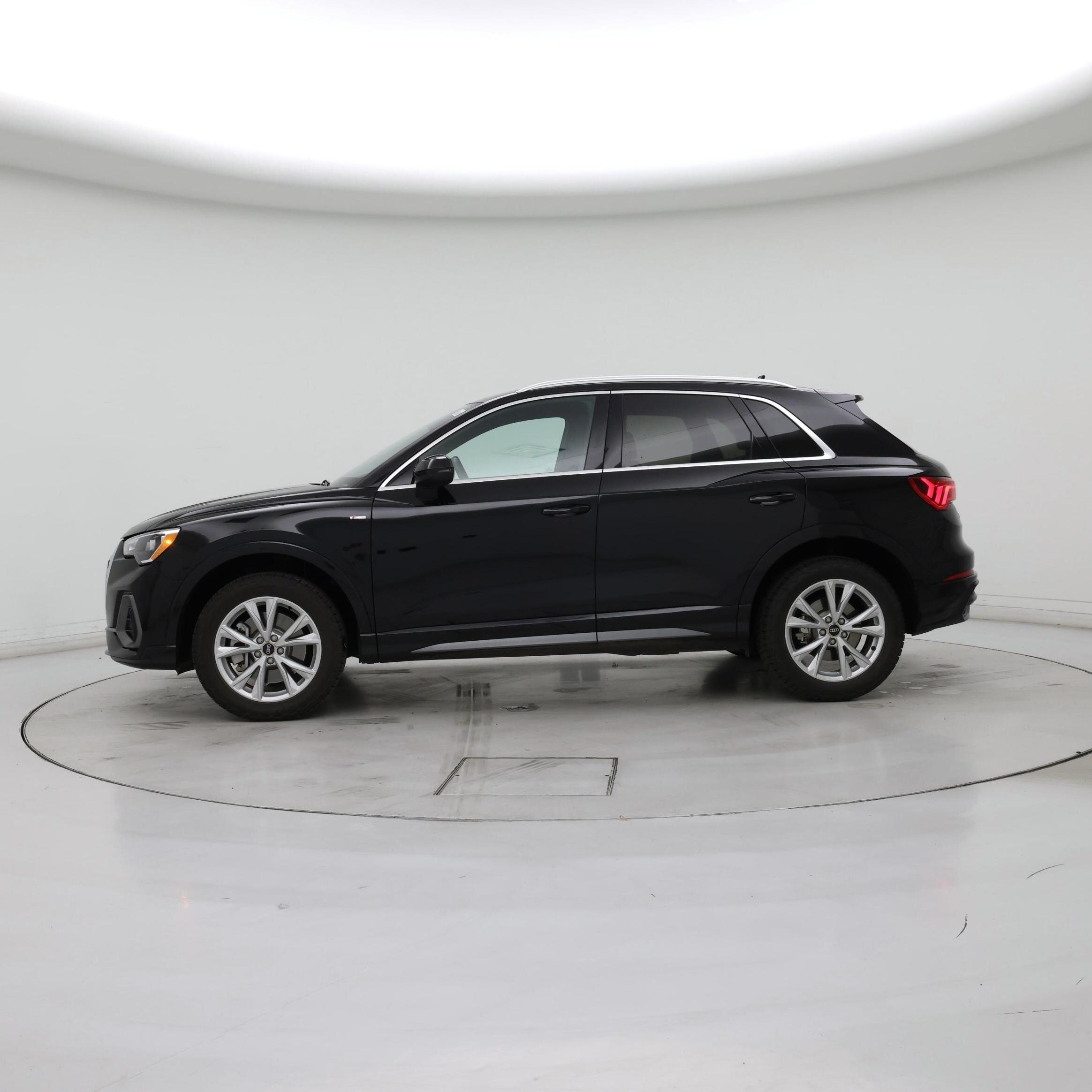 Thumbnail: 2021 Audi Q3 - 3