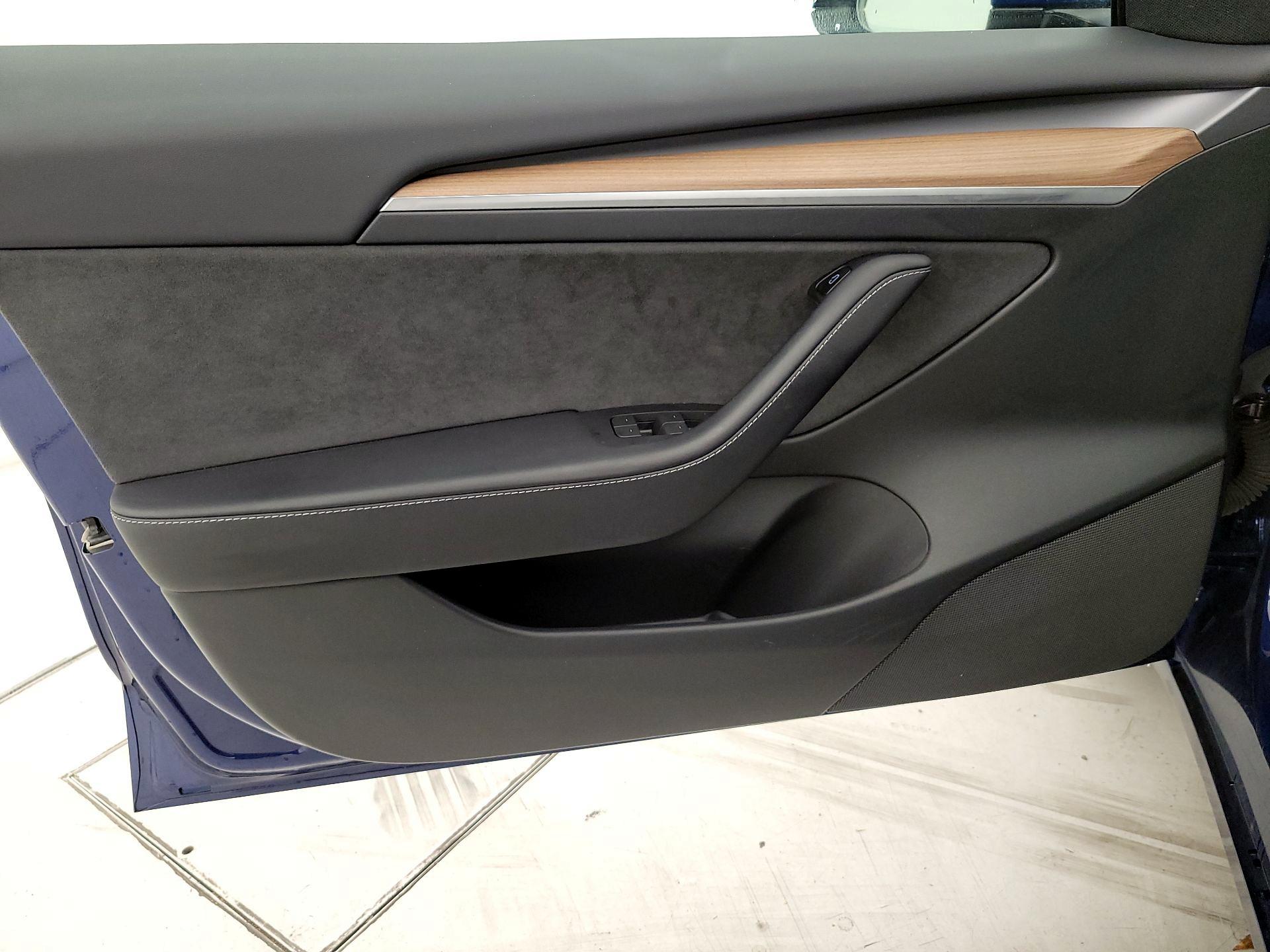 Thumbnail: 2023 Tesla Model 3 - 10