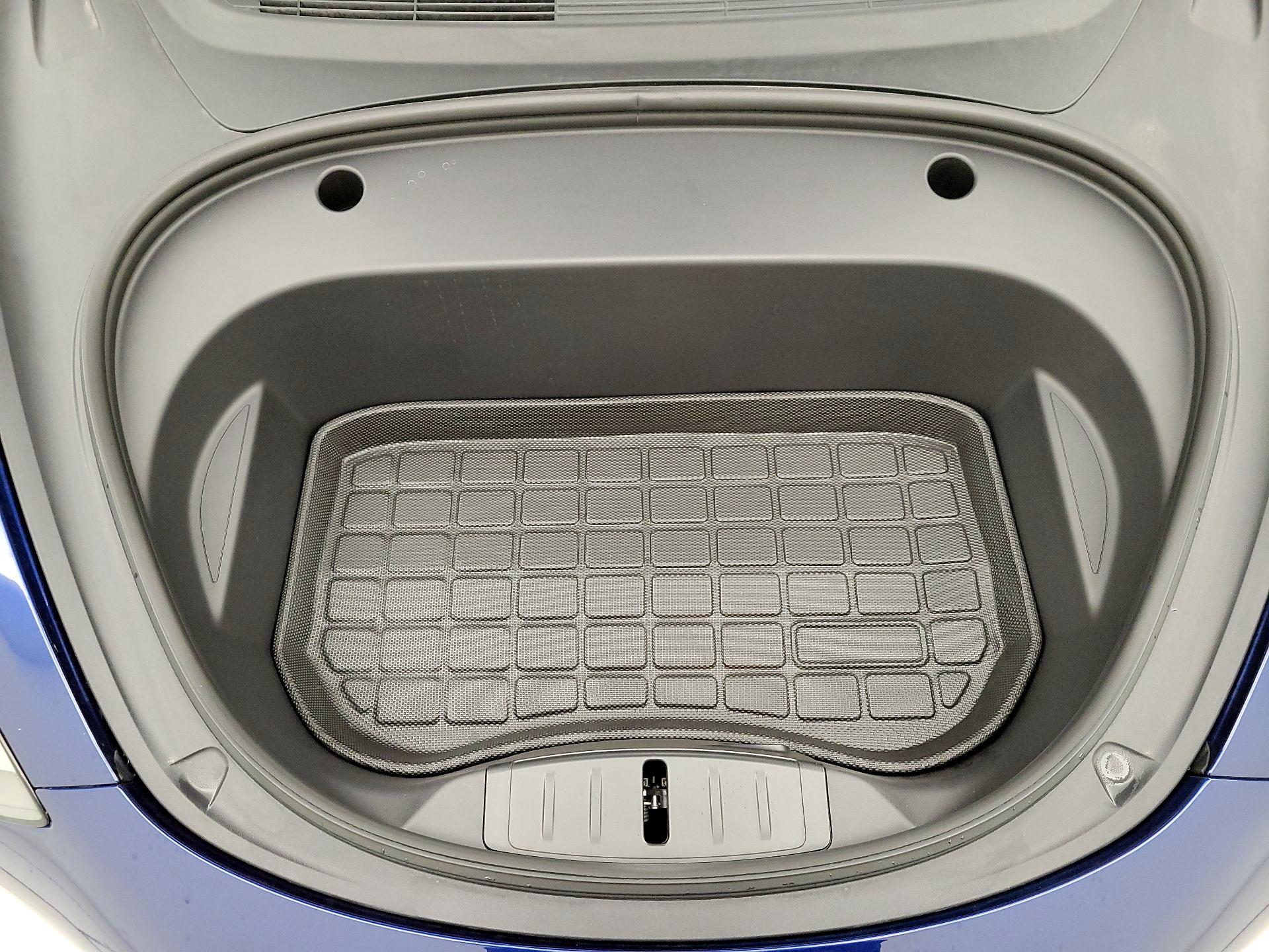 Thumbnail: 2023 Tesla Model 3 - 16