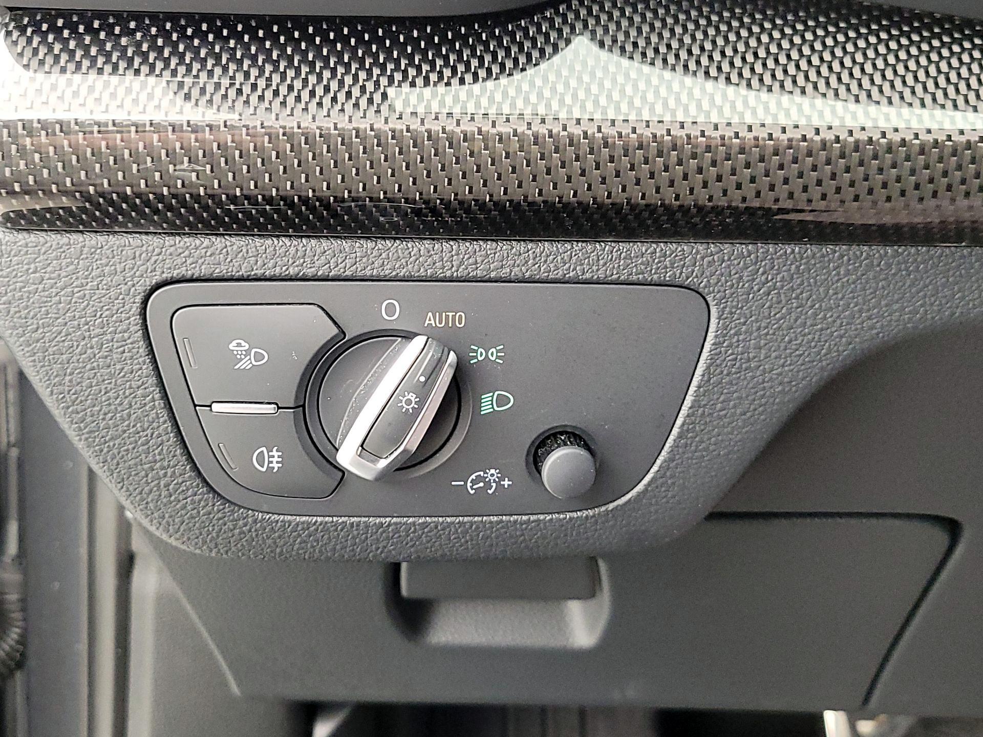 Thumbnail: 2024 Audi SQ5 - 11