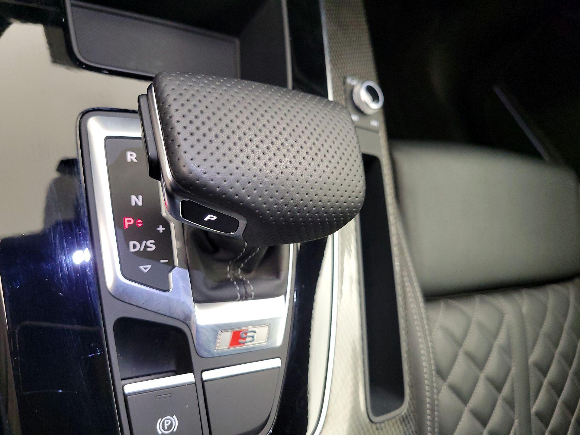 Thumbnail: 2024 Audi SQ5 - 15