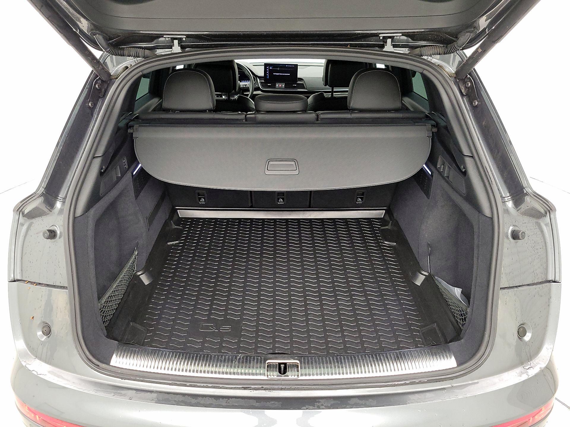 Thumbnail: 2024 Audi SQ5 - 16