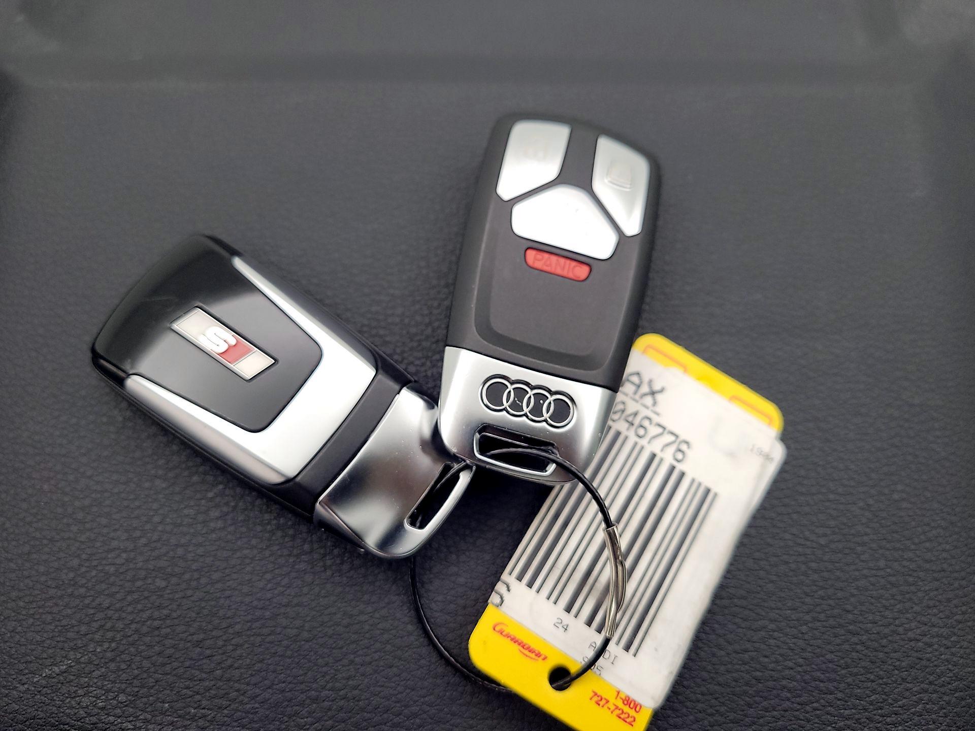 Thumbnail: 2024 Audi SQ5 - 18