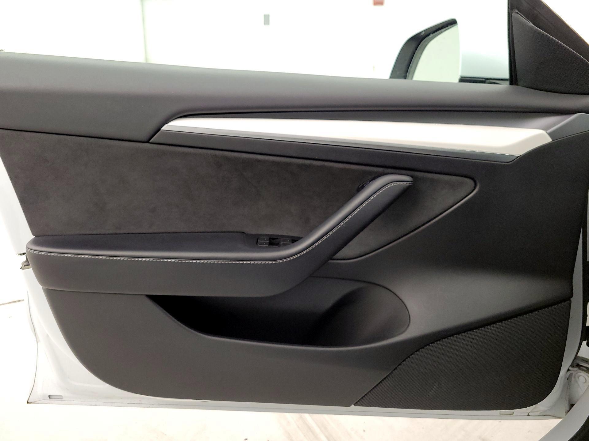 Thumbnail: 2022 Tesla Model 3 - 12