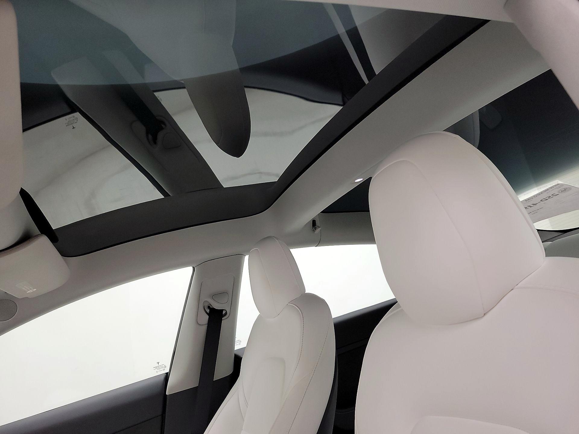 Thumbnail: 2022 Tesla Model 3 - 19