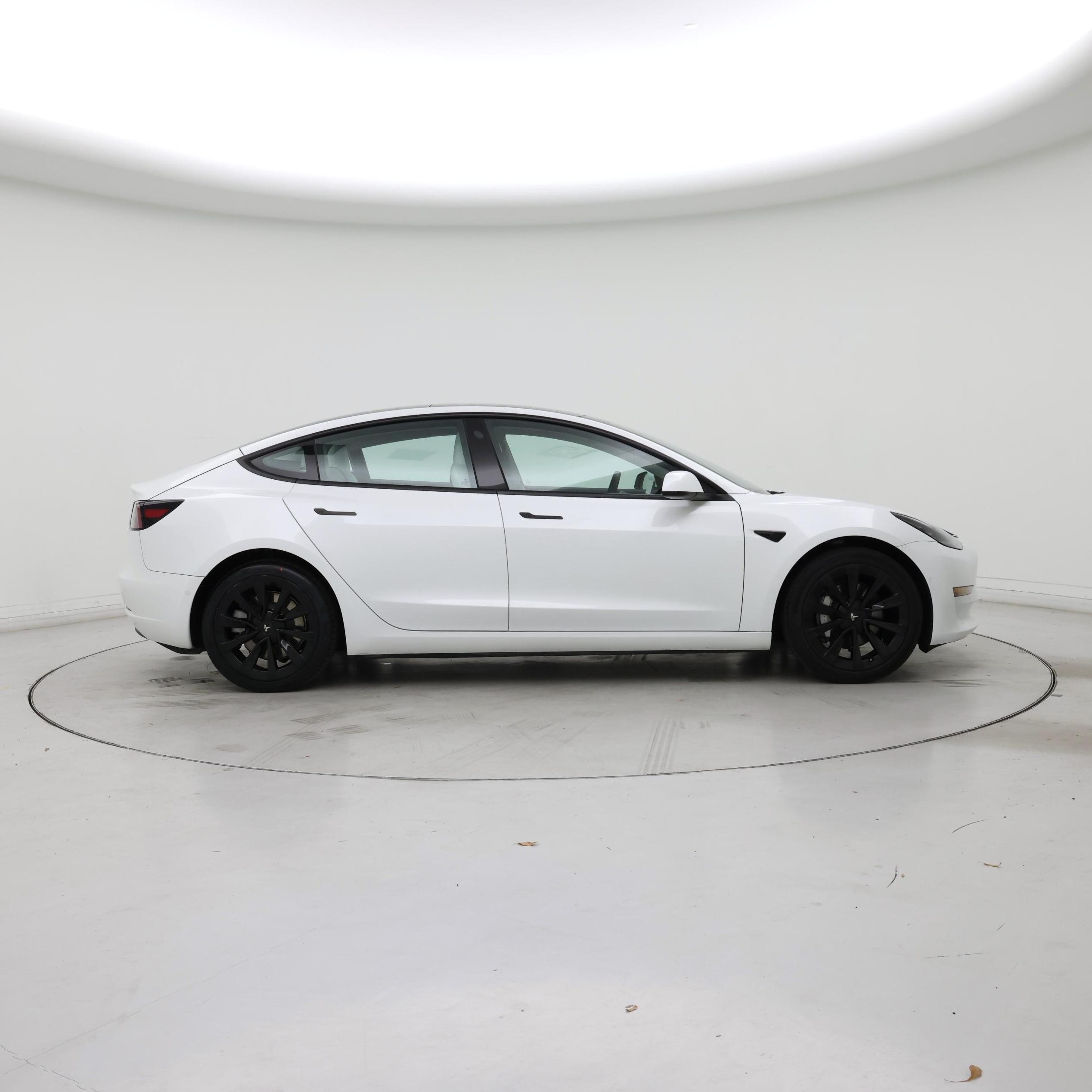 Thumbnail: 2022 Tesla Model 3 - 7