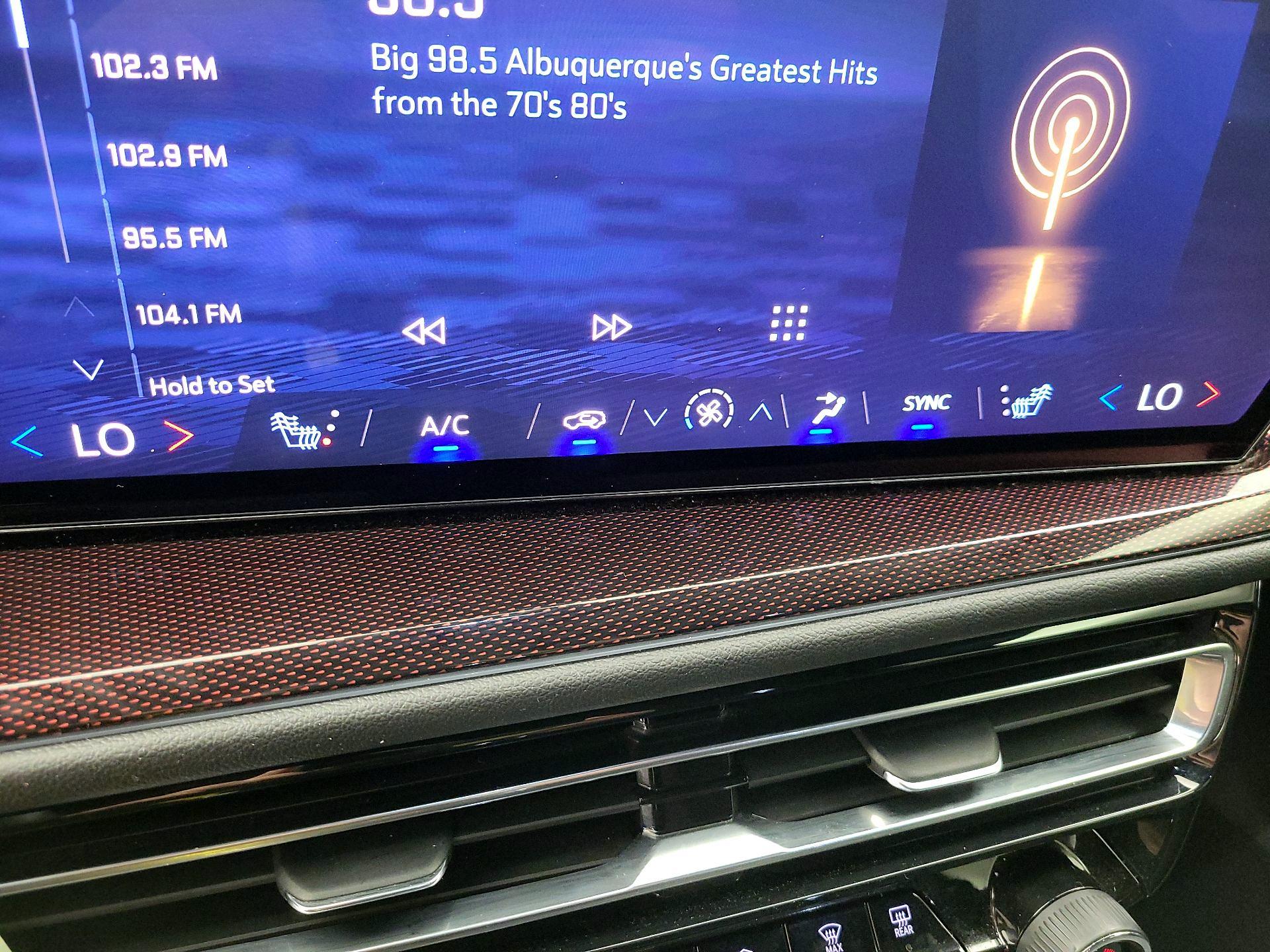 Thumbnail: 2024 Chevrolet Traverse - 16