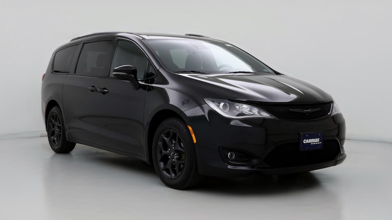 2019 Chrysler Pacifica Limited Hero Image