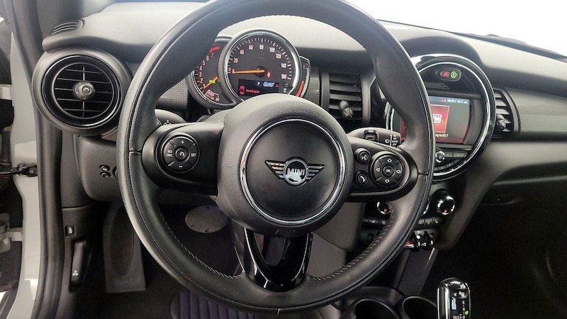 2020 MINI Cooper  10