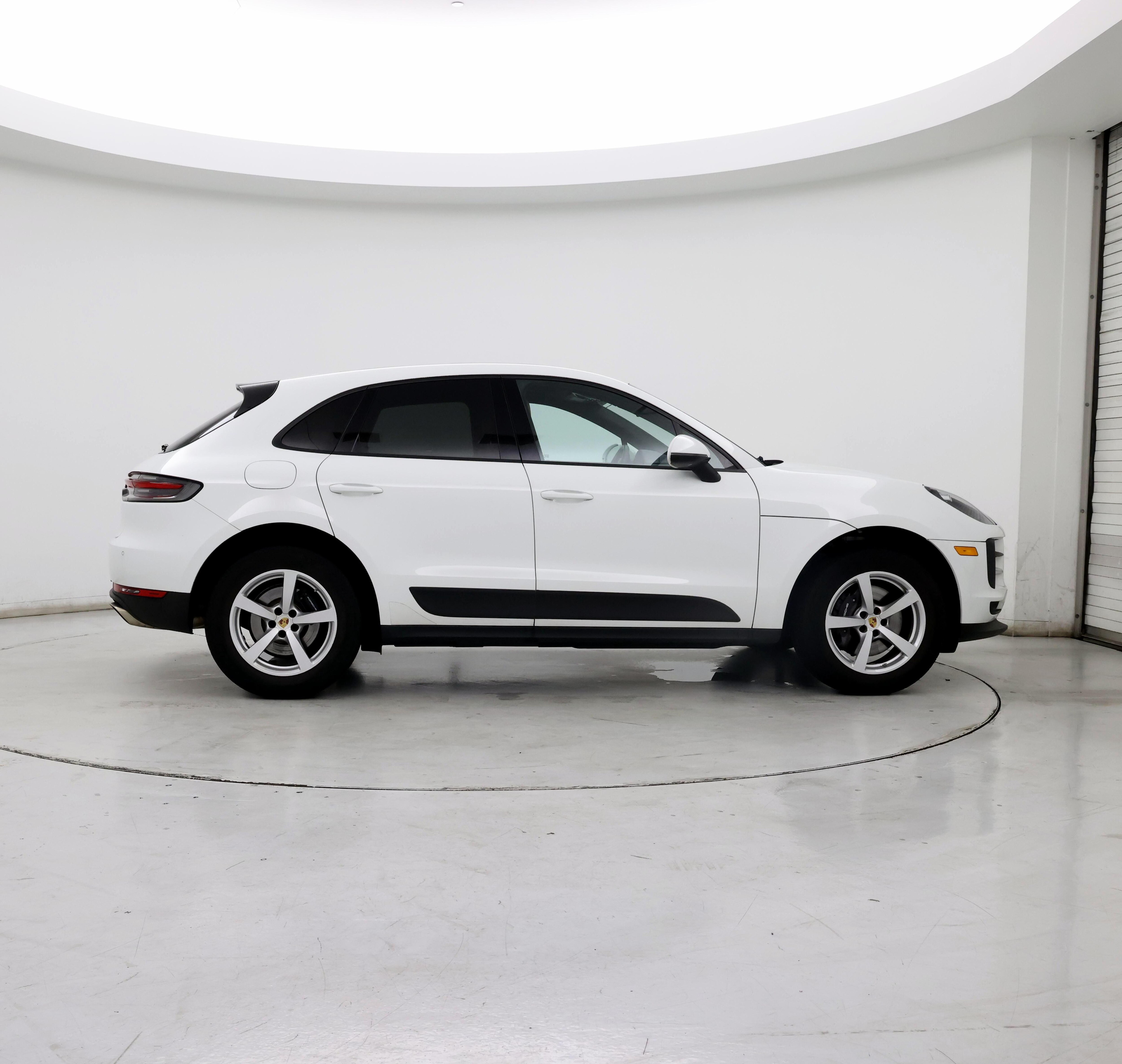 Thumbnail: 2021 Porsche Macan - 7