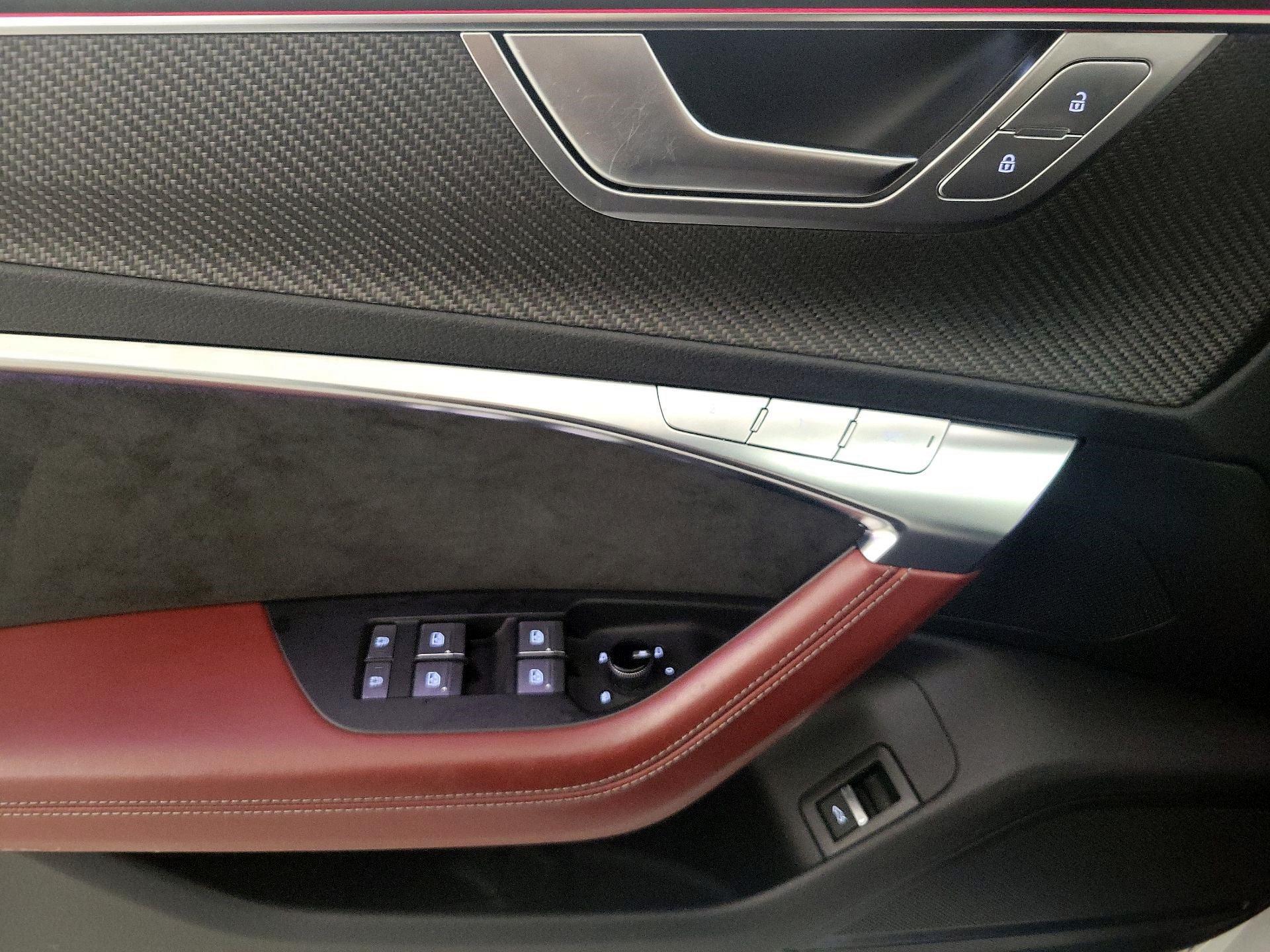 Thumbnail: 2021 Audi S6 - 12