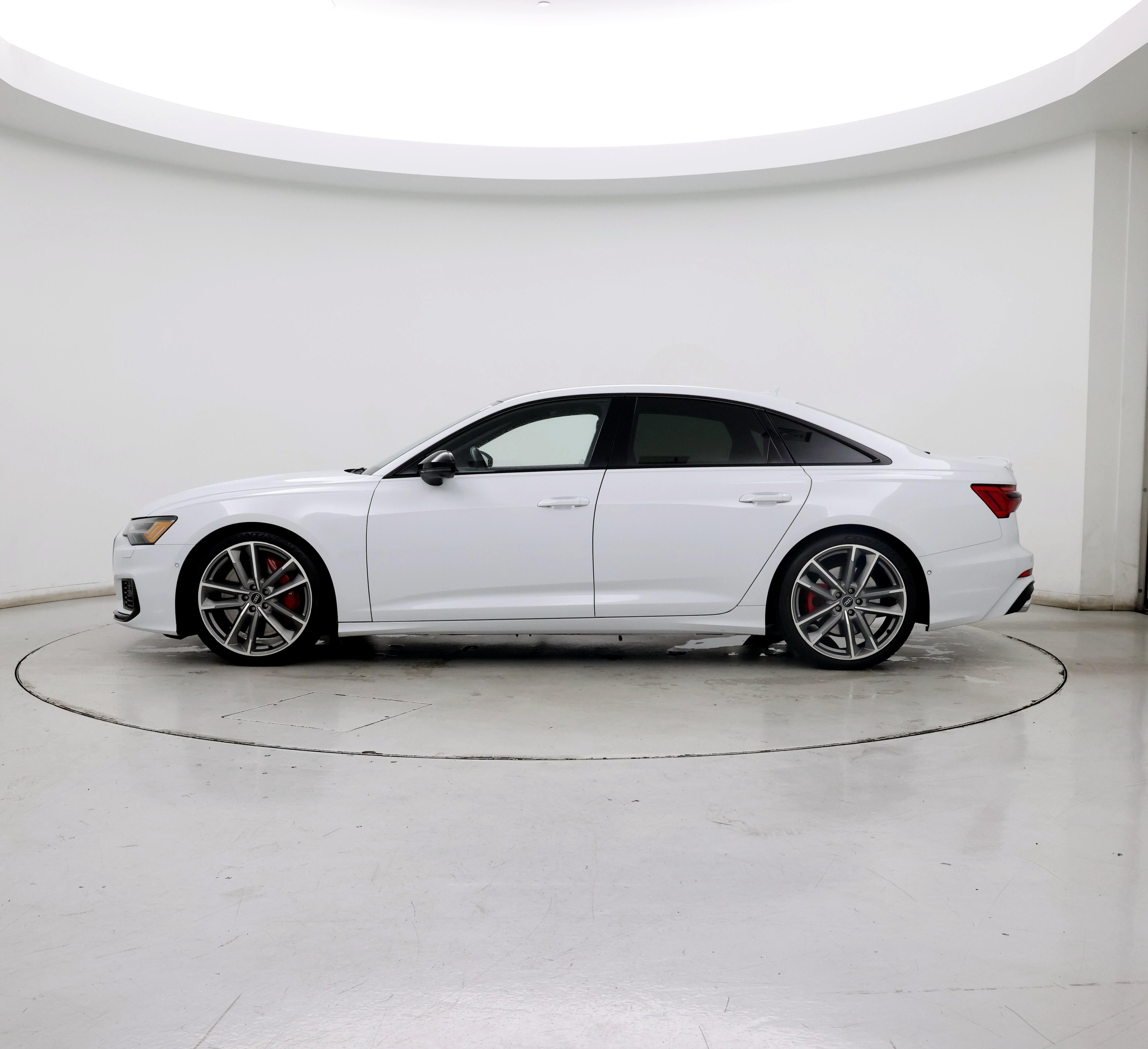 Thumbnail: 2021 Audi S6 - 3