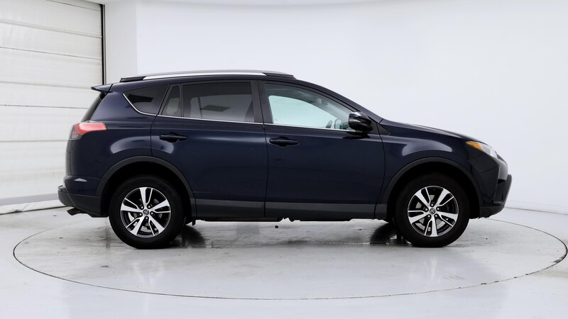 2017 Toyota RAV4 XLE 7