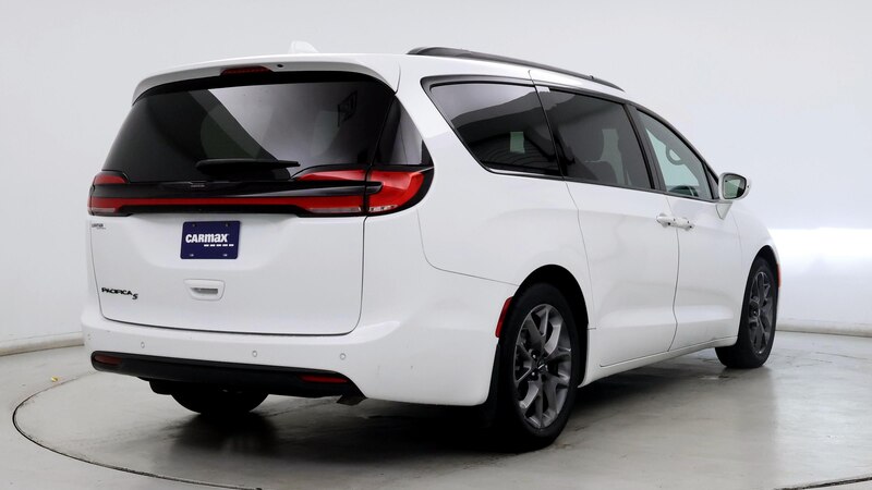 2021 Chrysler Pacifica Touring L 8