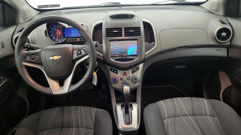 2016 Chevrolet Sonic LT 9