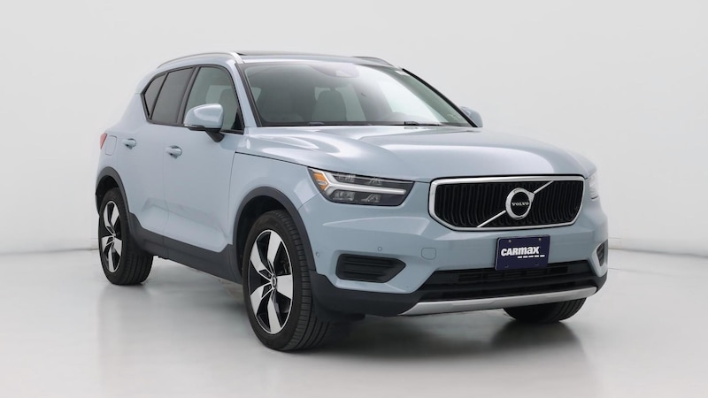 2019 Volvo XC40 T5 Momentum Hero Image