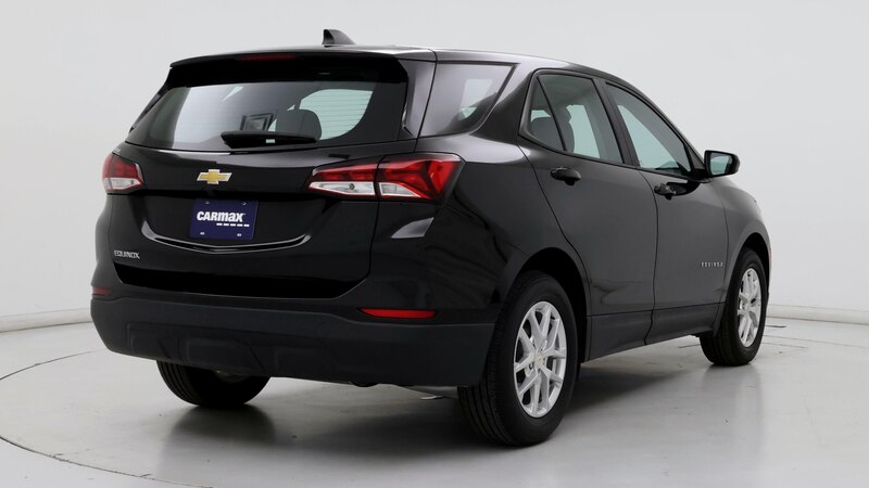 2022 Chevrolet Equinox LS 8