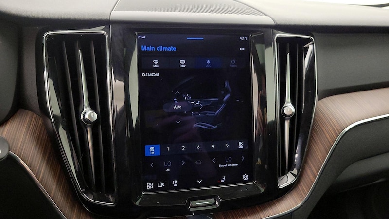 2022 Volvo XC60 B5 Momentum 16