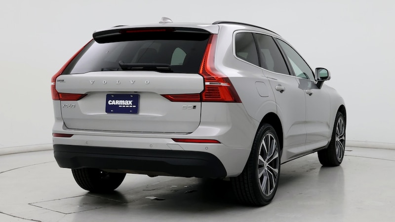 2022 Volvo XC60 B5 Momentum 8