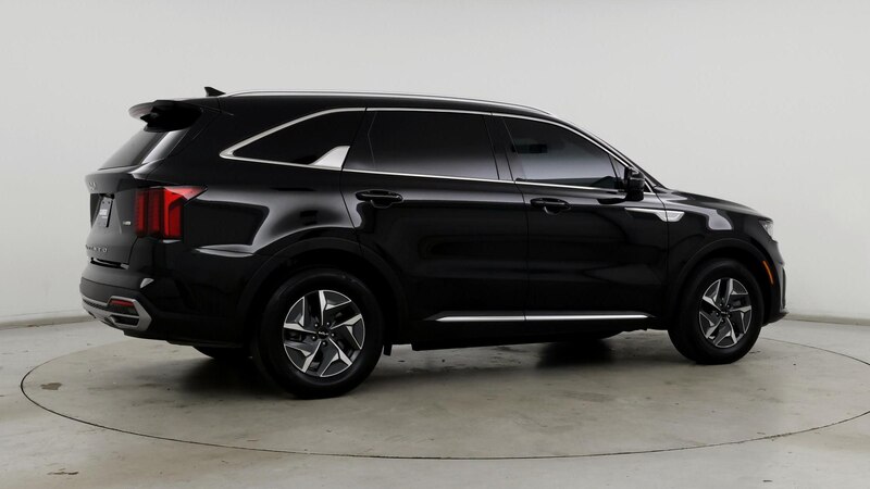 2022 Kia Sorento S 3