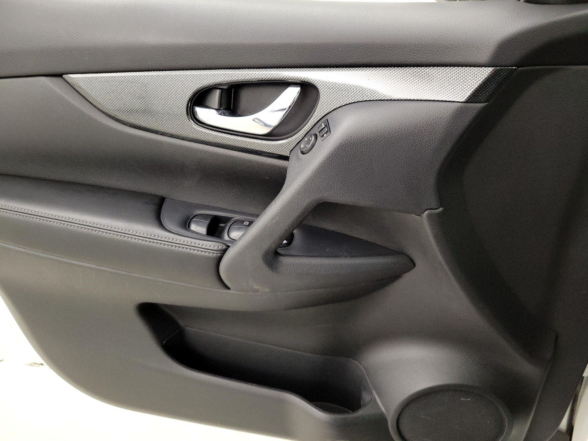 Thumbnail: 2014 Nissan Rogue - 12