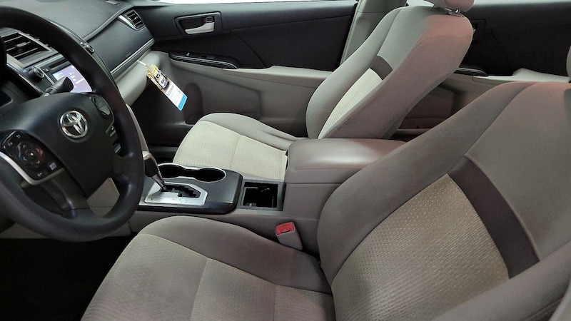 2013 Toyota Camry LE 11